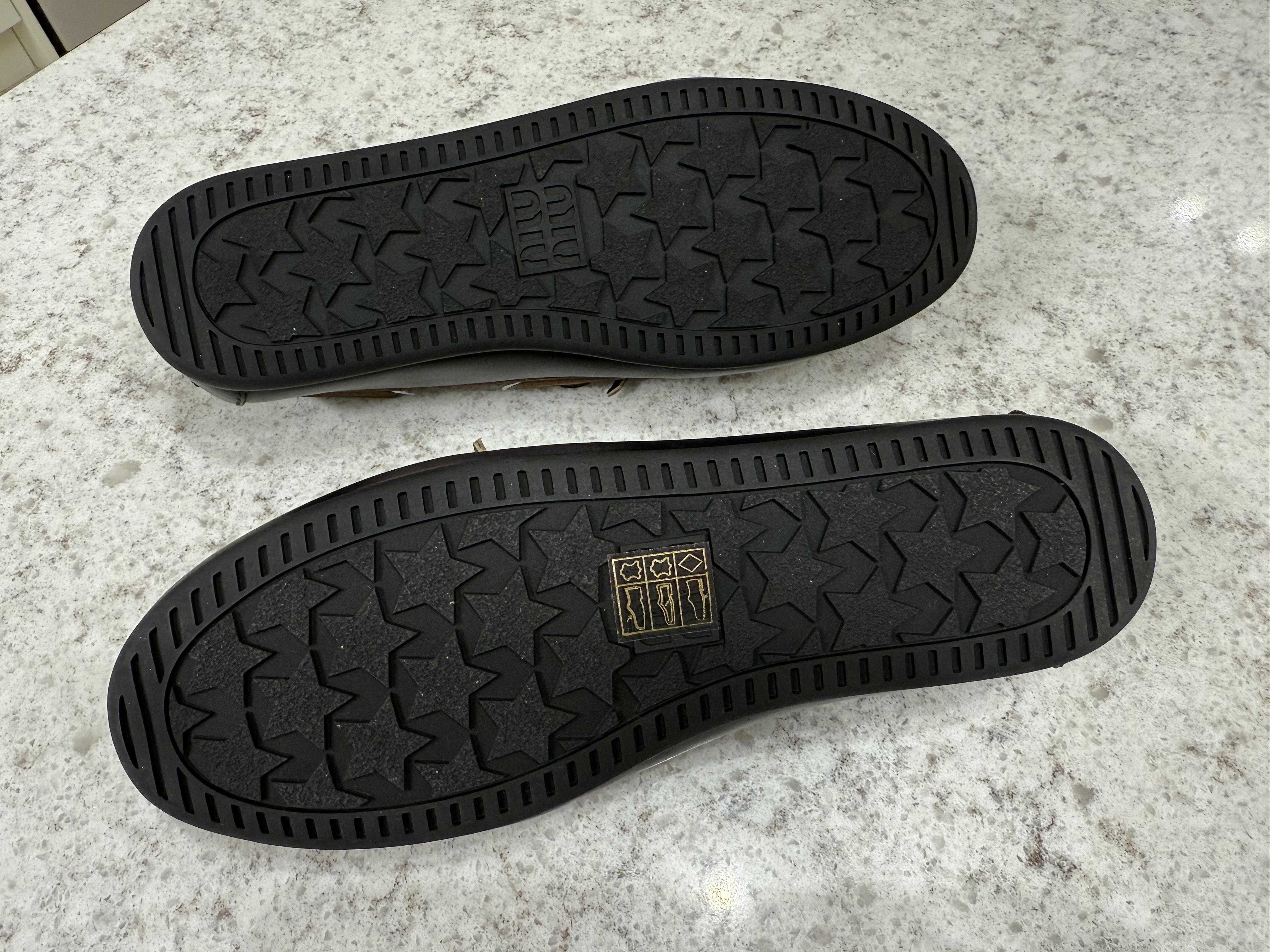 Louis Vuitton Petit Noe Monogram, (W) Miu Miu Unlined Bleached Leather Loafers Black 착용 스타일 - 7