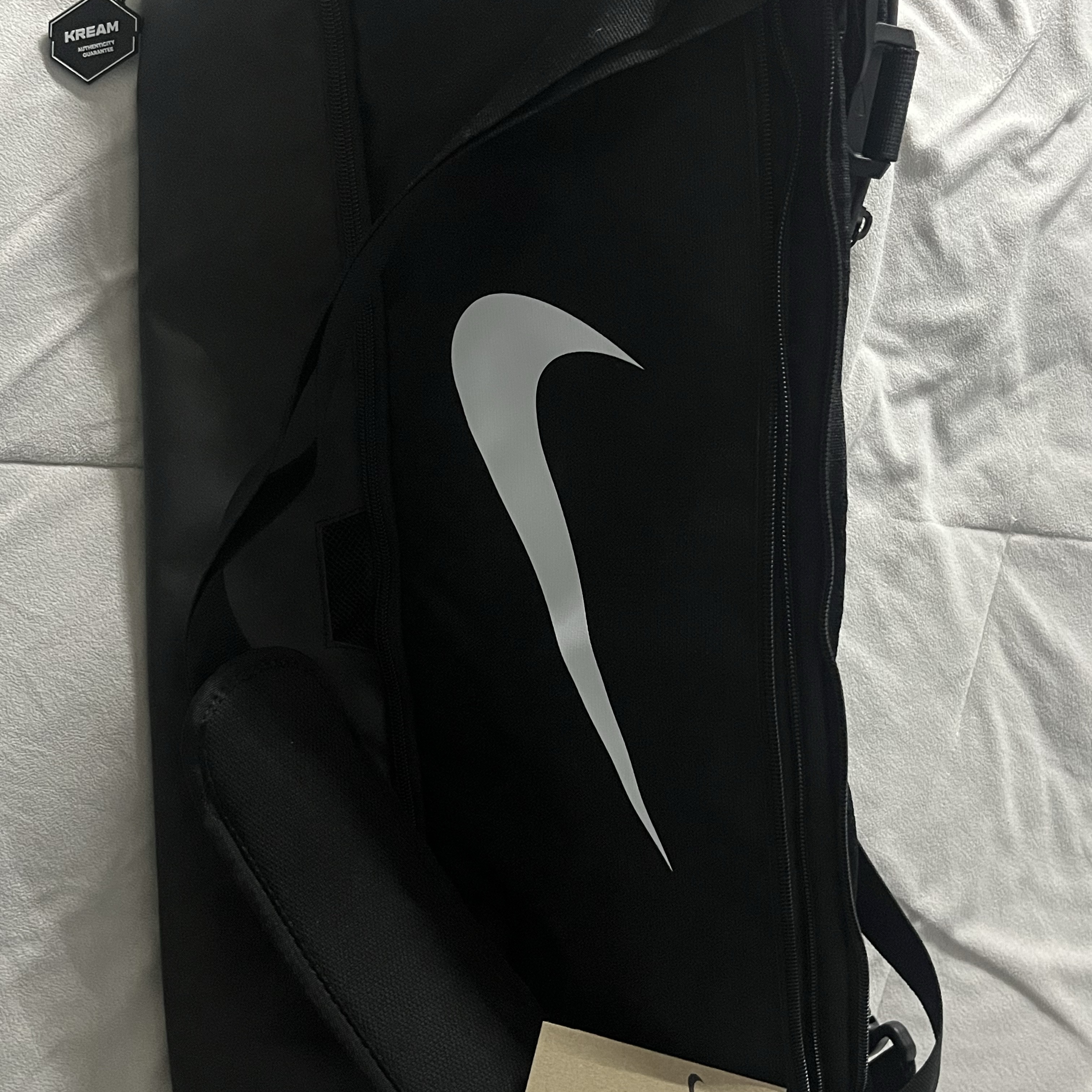 Nike Brasilia 9.5 Training Duffle Bag Medium 60L Black 착용 스타일