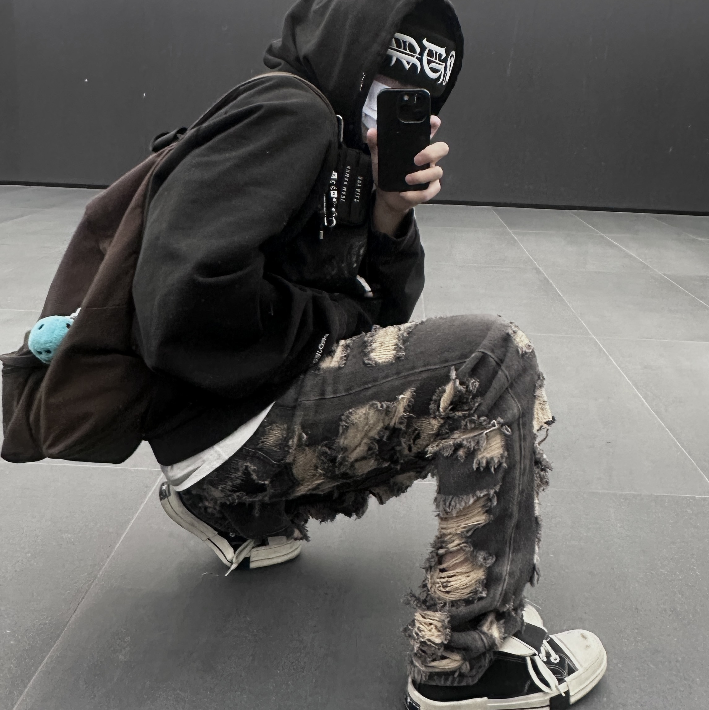 Supreme New Era Blackletter Beanie Black - 25SS, Converse x Drkshdw Drkstr Chuck 70 Ox Black 착용 스타일