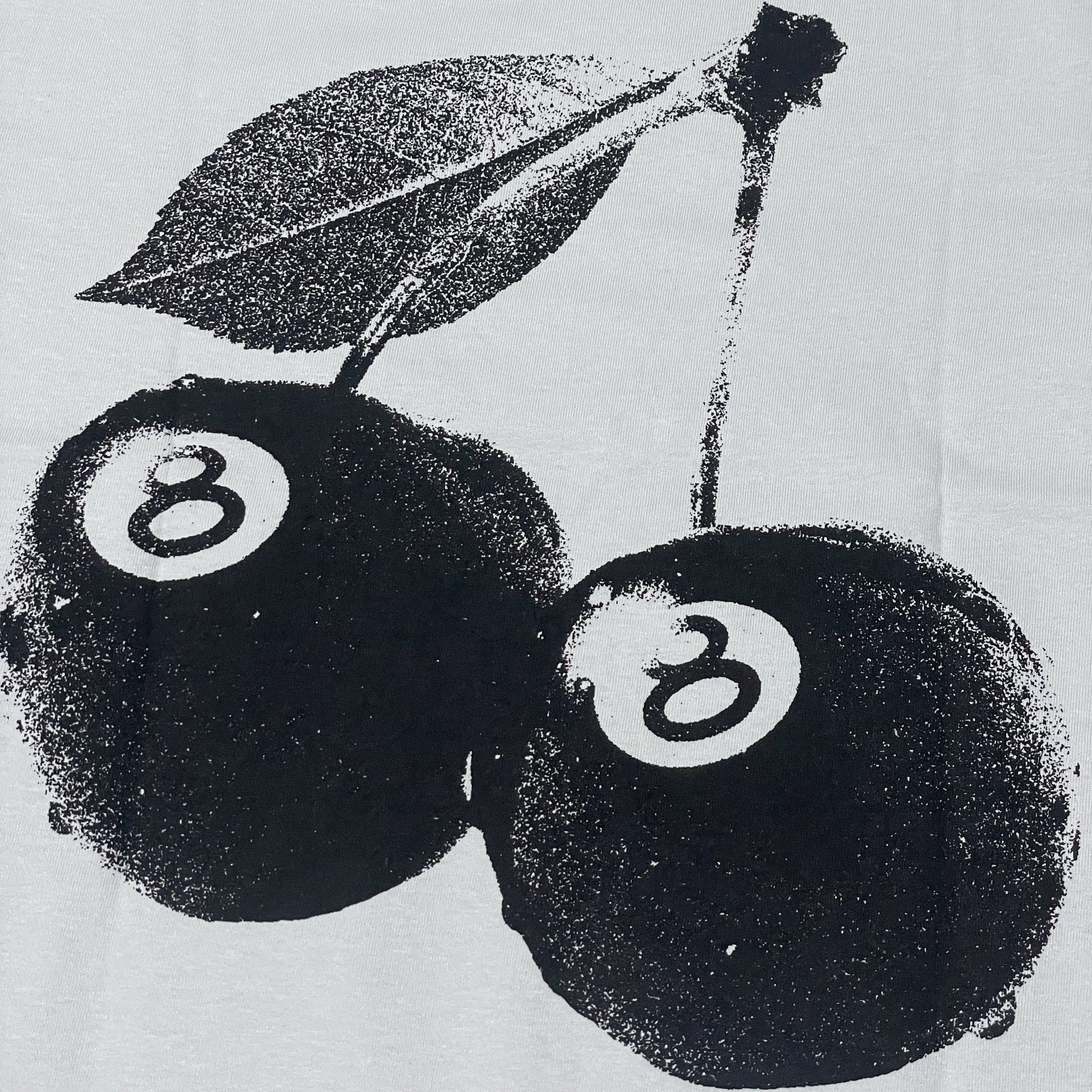 Stussy Cherries T-Shirt Fog 착용 스타일