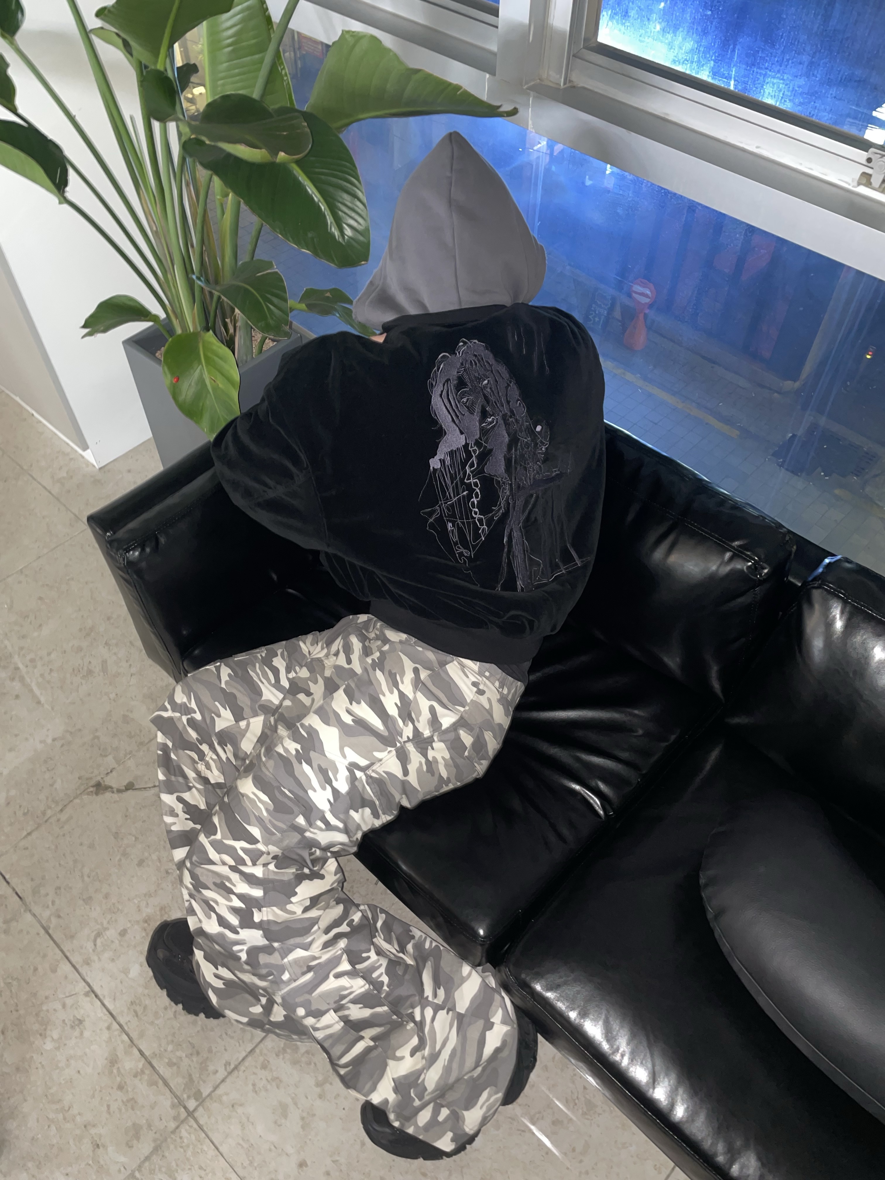 Balenciaga 10XL Sneakers Black 착용 스타일 - 4