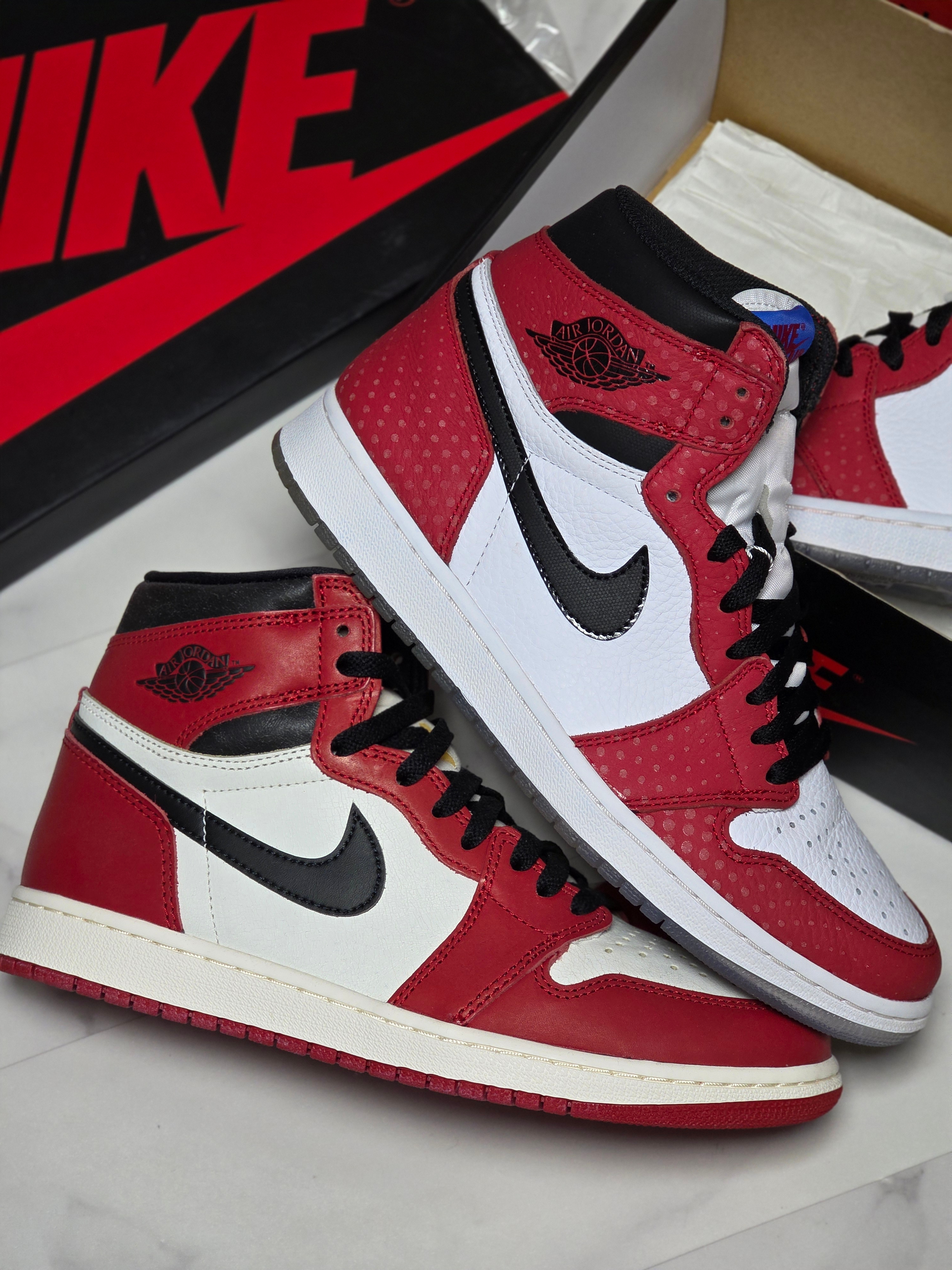 Jordan 1 Retro High Spider-Man Origin Story 착용 스타일 - 3