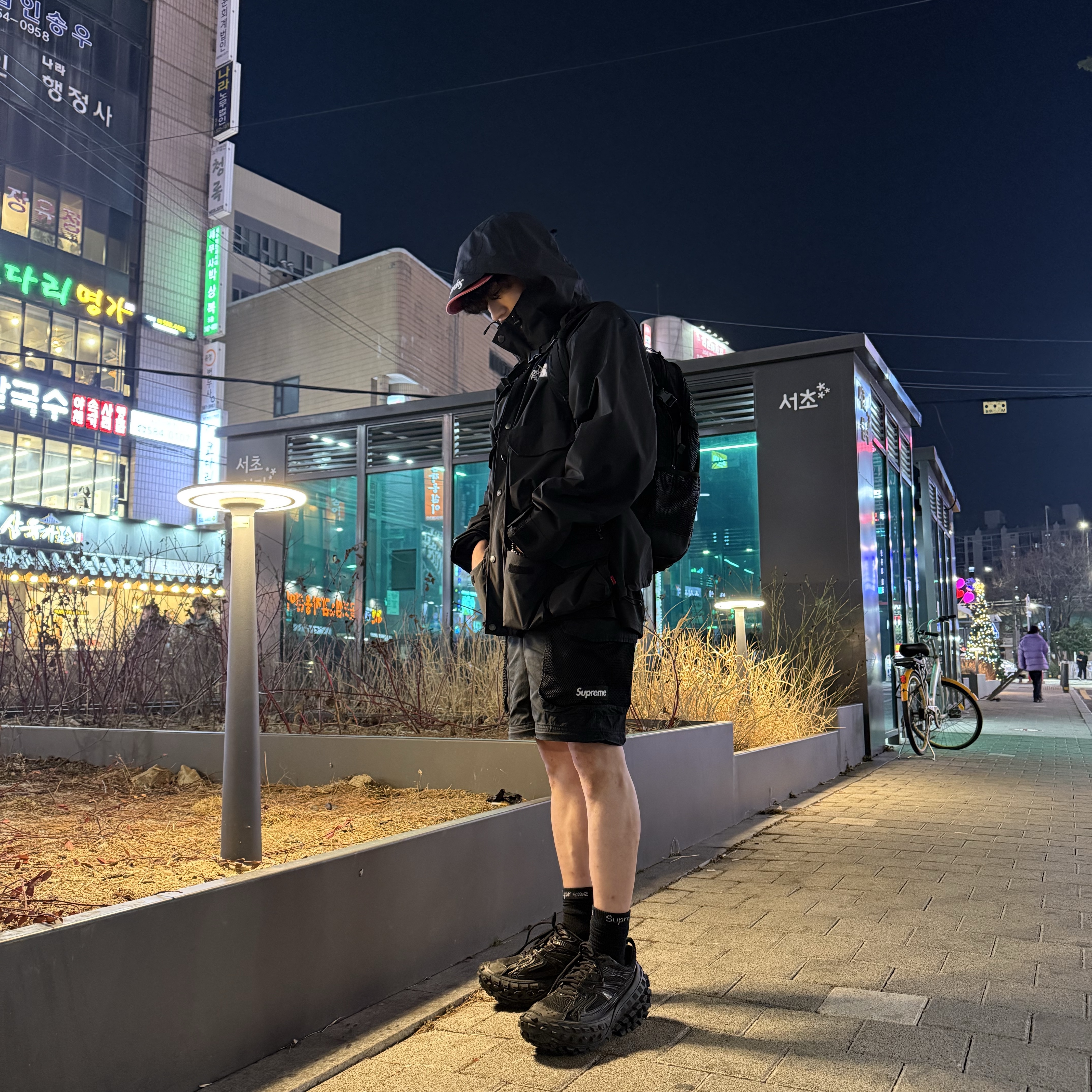Supreme x The North Face Cargo Jacket Black - 20SS, Supreme Backpack Black - 20SS 착용 스타일 - 1