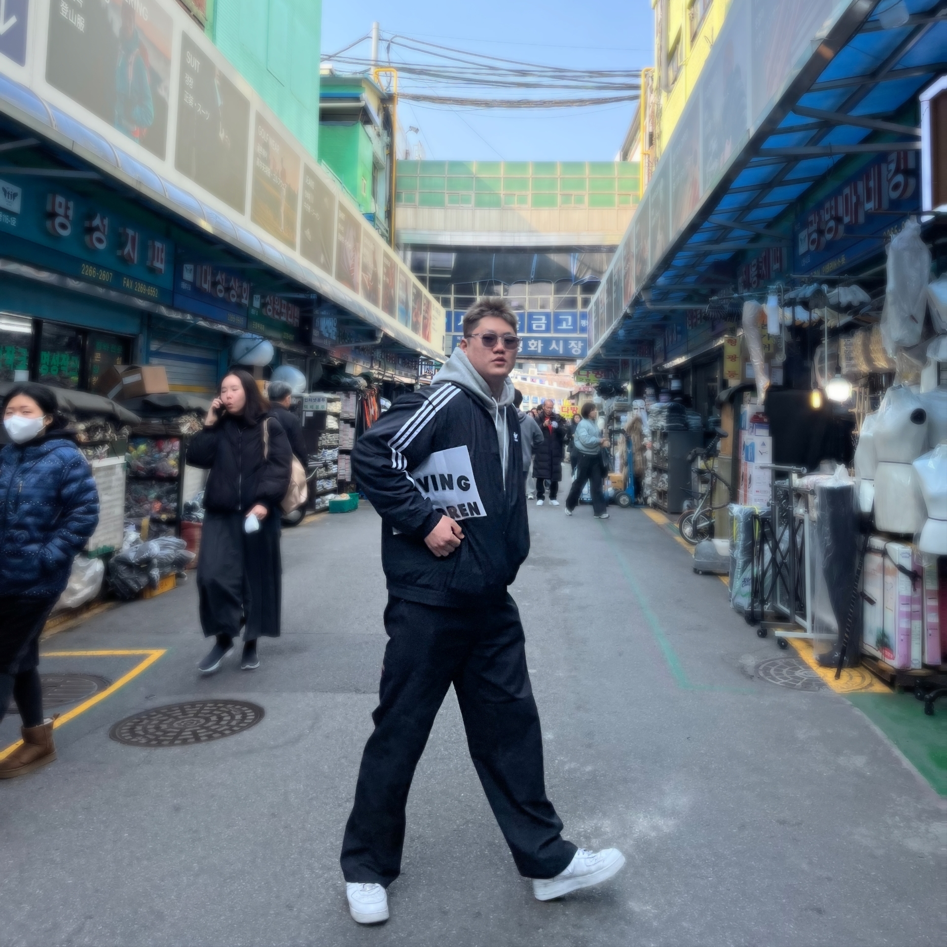 Nike x Supreme Air Force 1 Low White, (W) Adidas Adilenium Season 2 Oversized Zip Track Top Gender Neutral Black - KR Sizing 착용 스타일