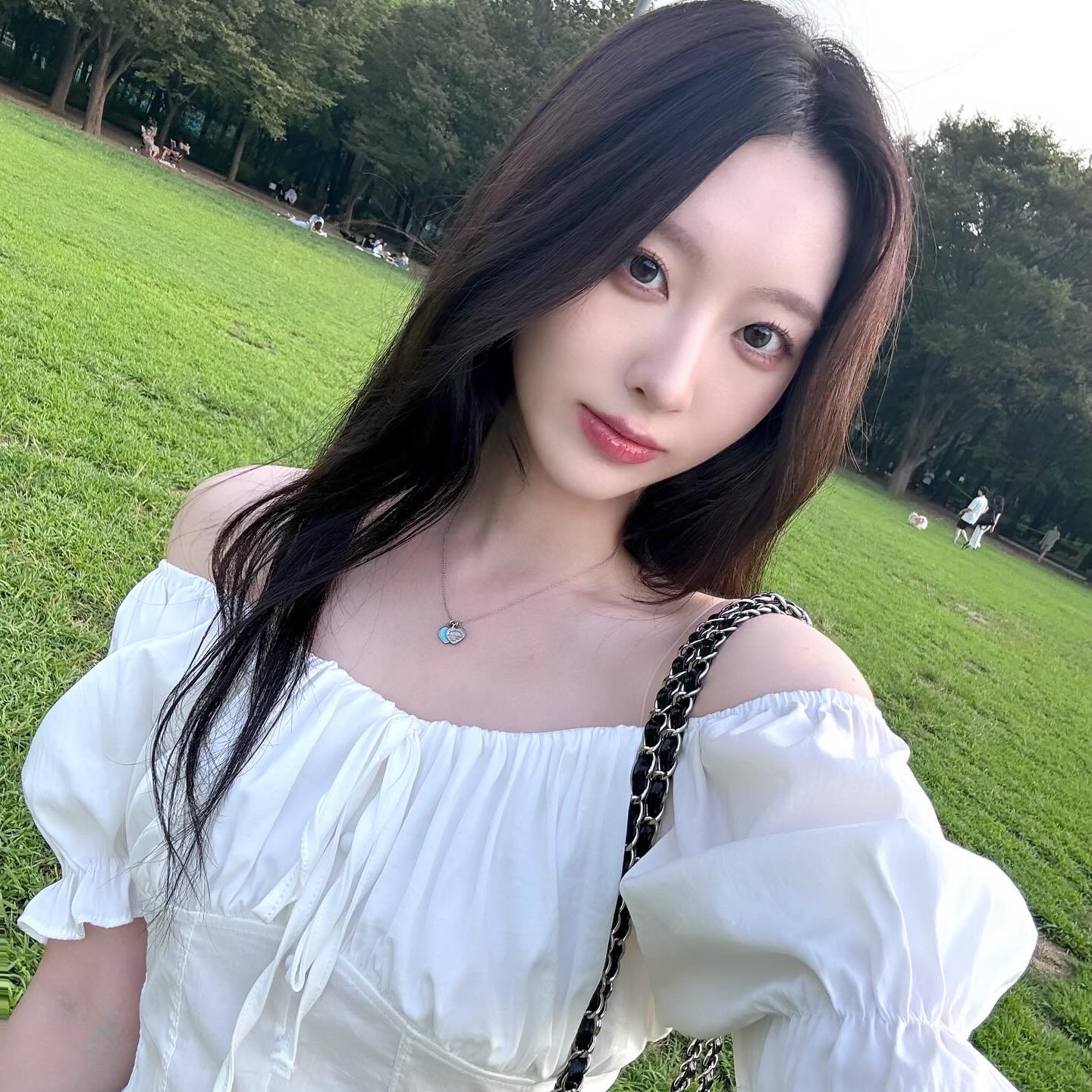 티파니 앤 코 리턴 투 티파니 블루 더블 하트 태그 펜던트 미니 실버, 카디널 레드 멍크백 블랙 착용 스타일 - 3