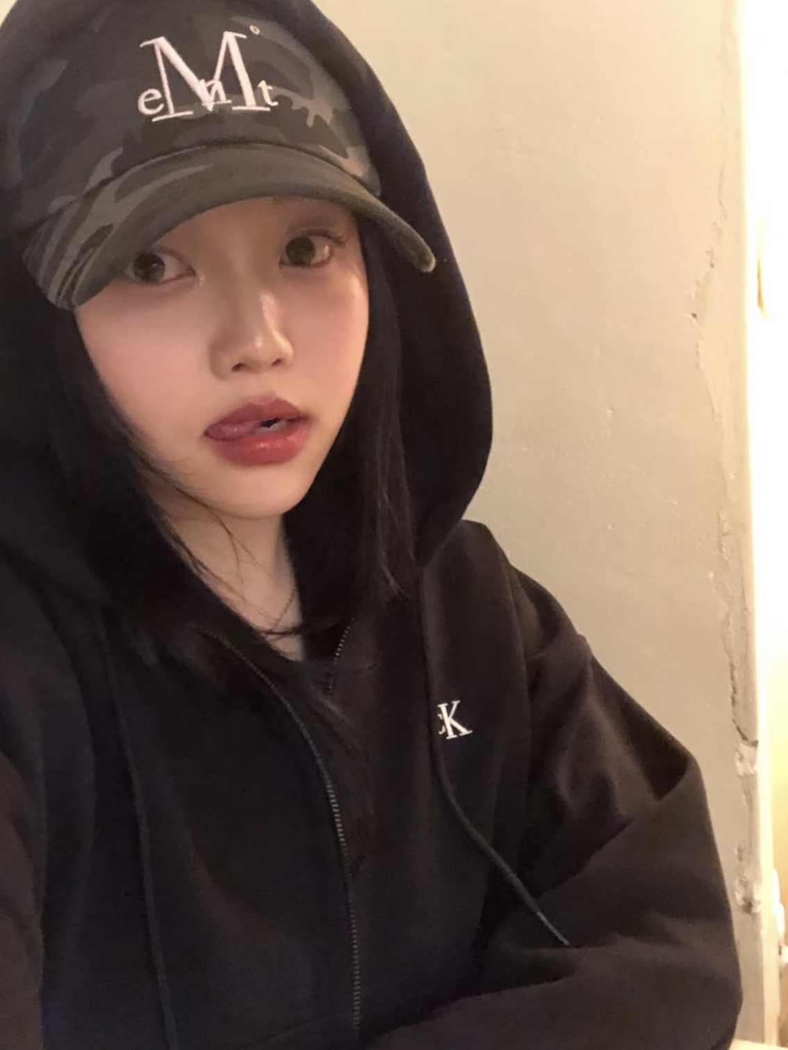 Mucent Signature Camo Ballcap Khaki-Baby Pink 착용 스타일 - 2