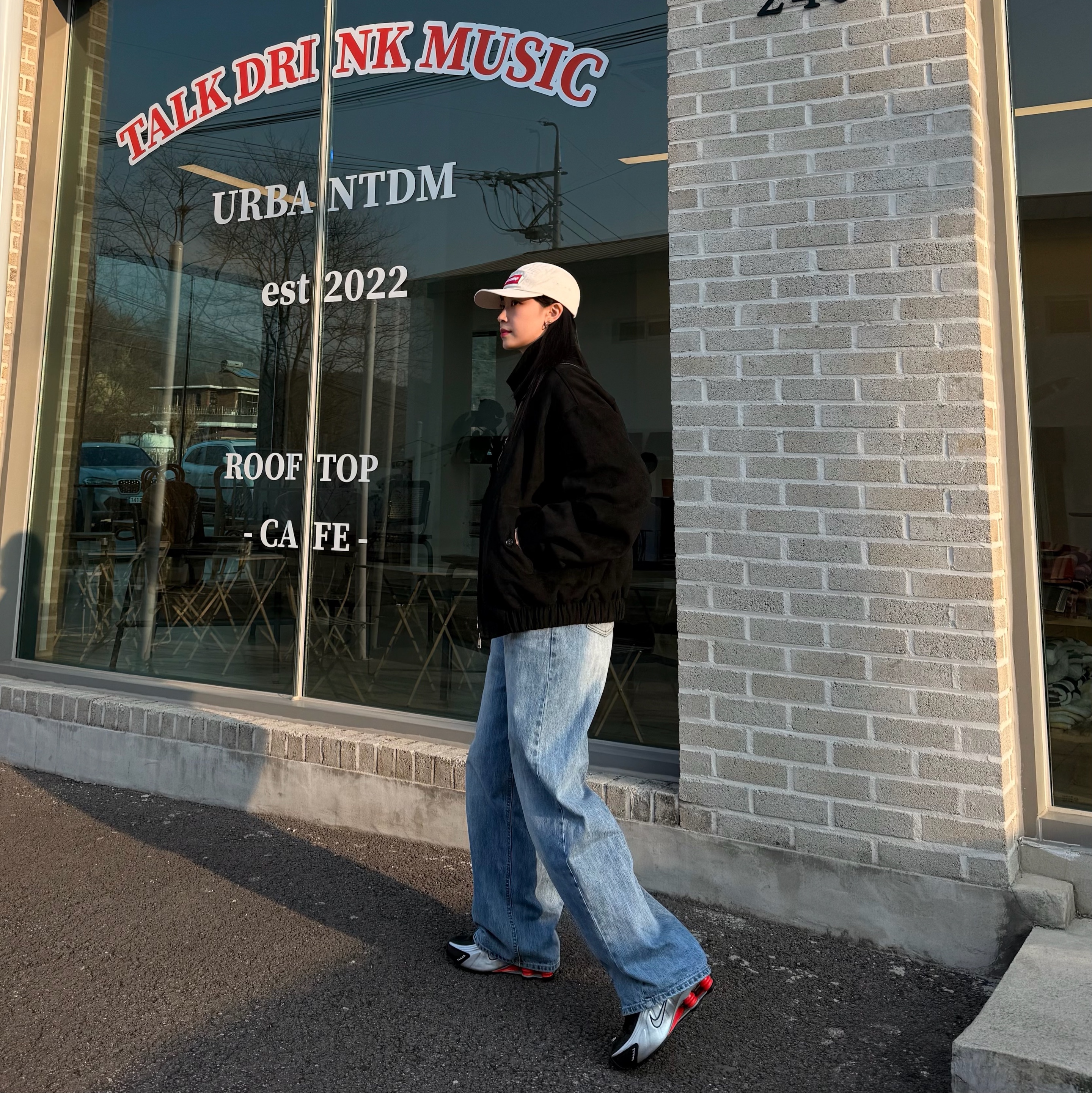 Supreme Washed Chino Twill Camp Cap Natural - 24SS, Nike Shox R4 Metallic Silver Red 착용 스타일 - 1