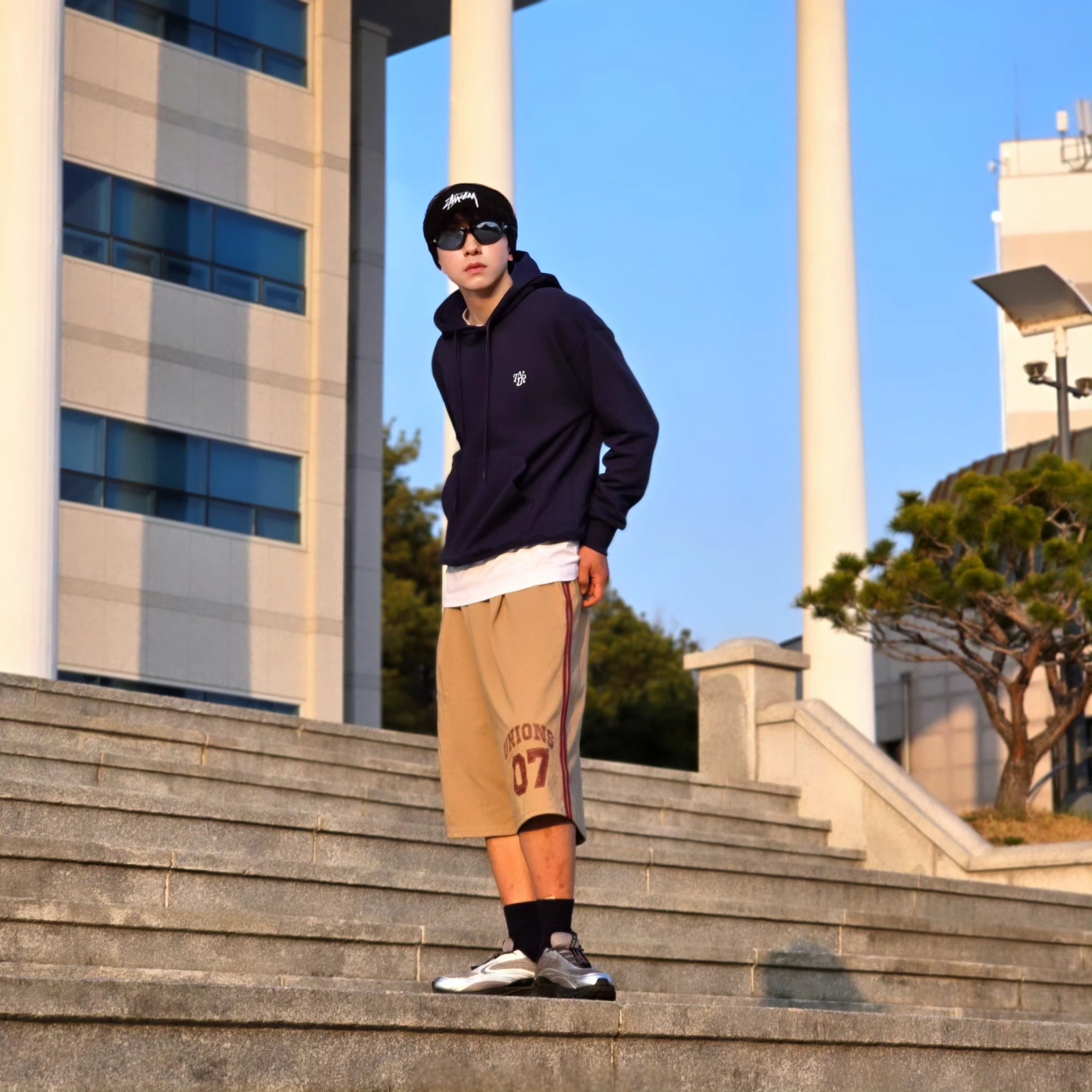 [6% 적립] FILA Pantera 99/25 Silver, Stussy Big Stock Cuff Beanie Black 착용 스타일 - 3