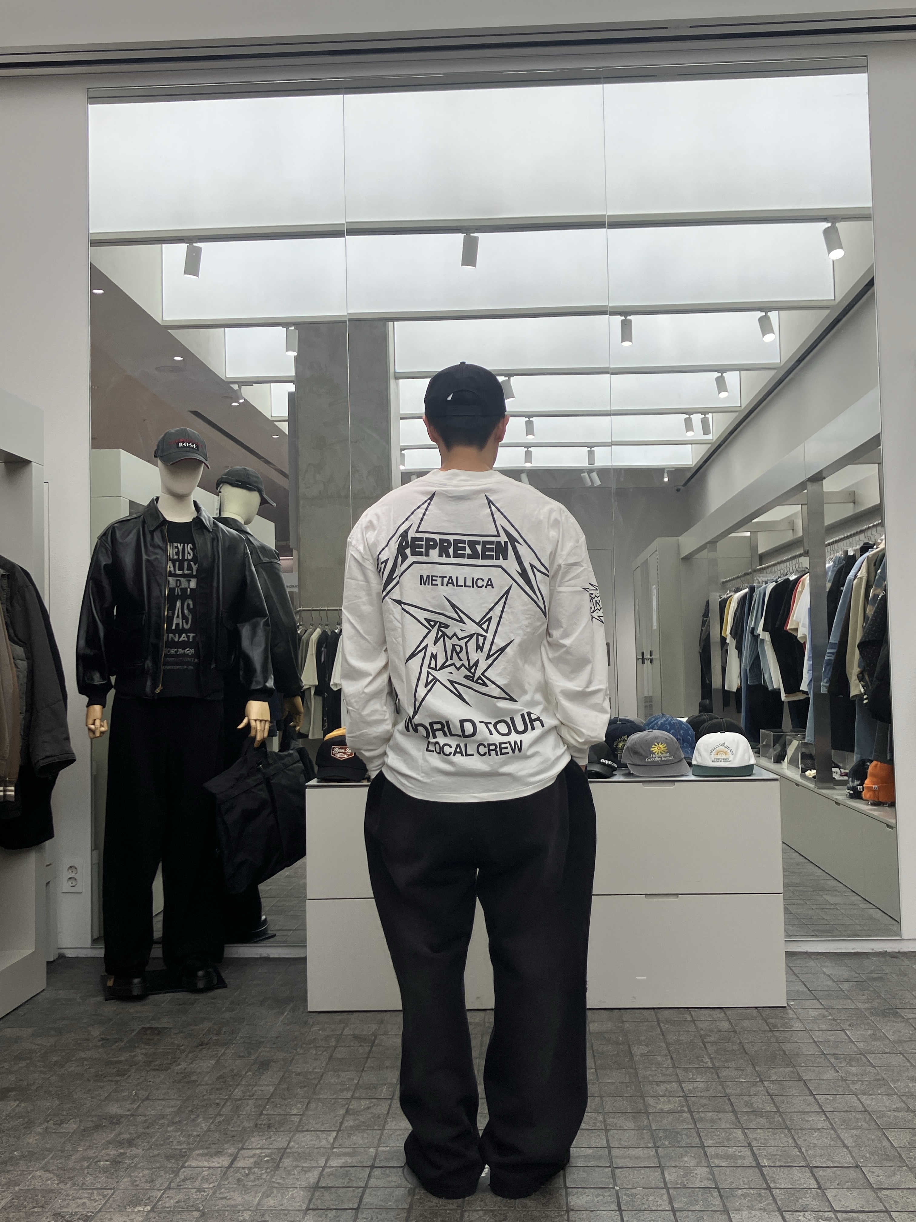 Represent x Metallica Ride The Lightning SS T-Shirt Vintage Grey - 25SS, Represent x Metallica 40 Year Anniversary LS T-Shirt Flat White - 25SS 착용 스타일 - 3