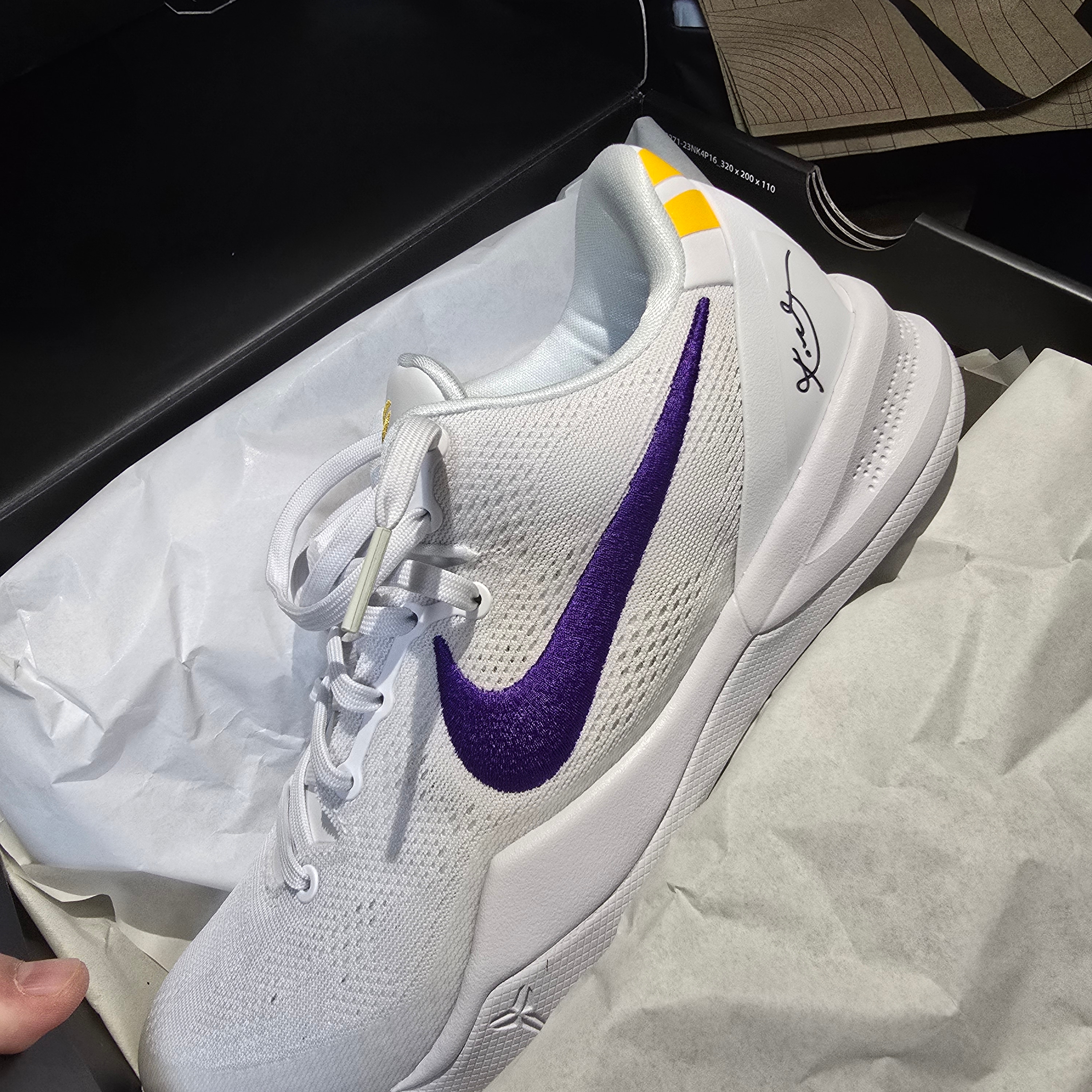 Nike Kobe 8 Protro White and Court Purple 착용 스타일