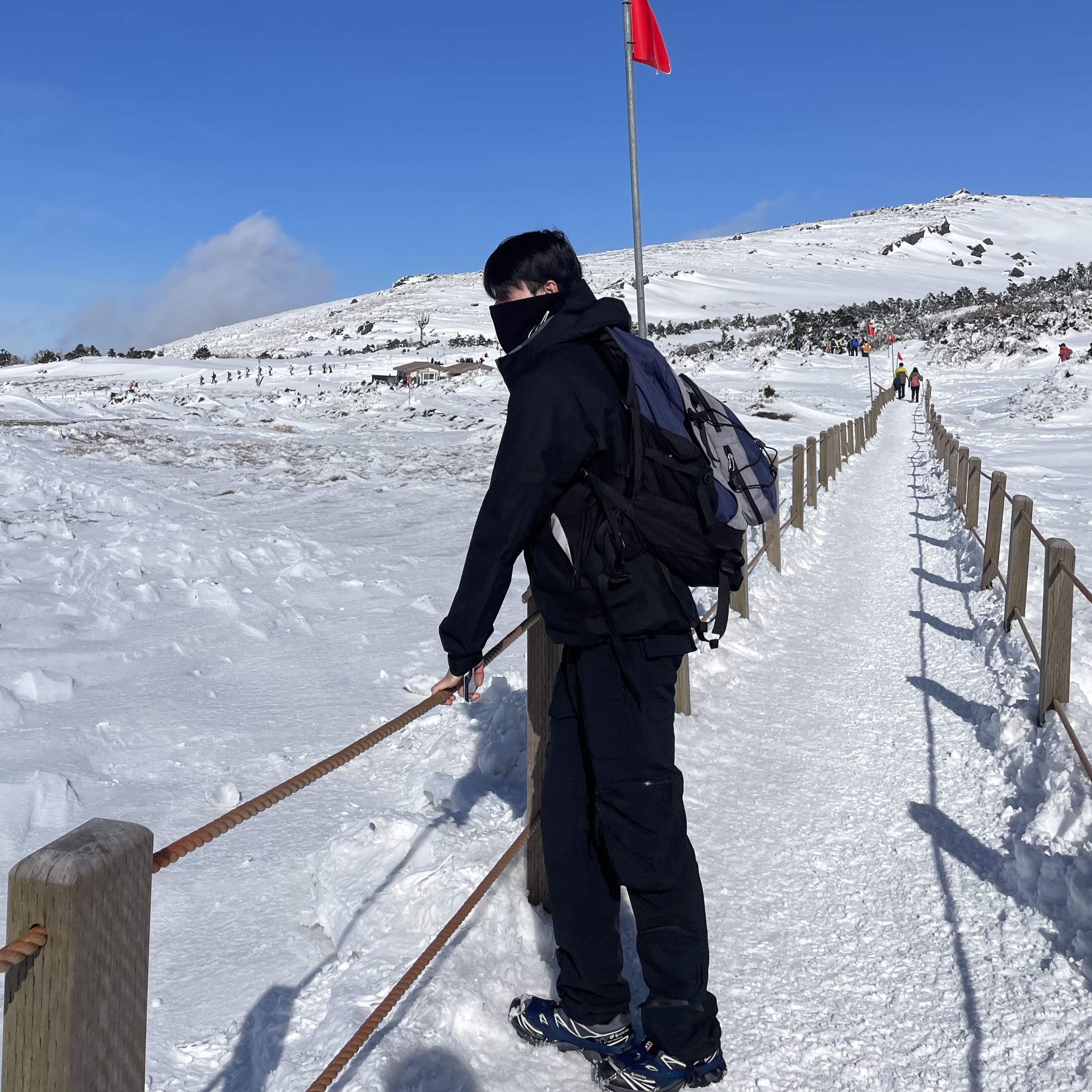 Arc'teryx Beta Jacket Black 착용 스타일 - 2