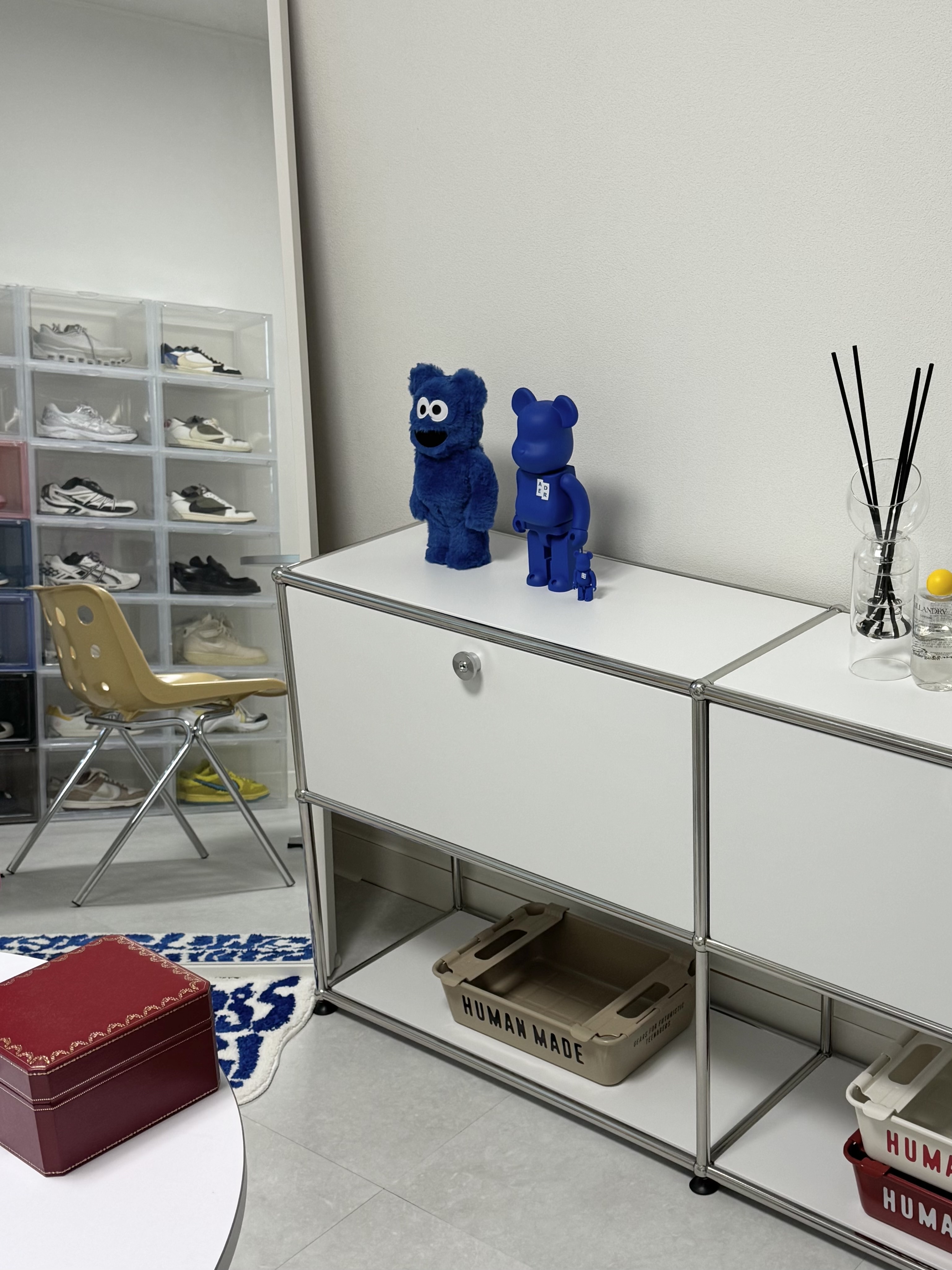 Human Made Steel Stacking Box Beige, Bearbrick Sesame Street Cookie Monster Costume Ver. 400% 착용 스타일