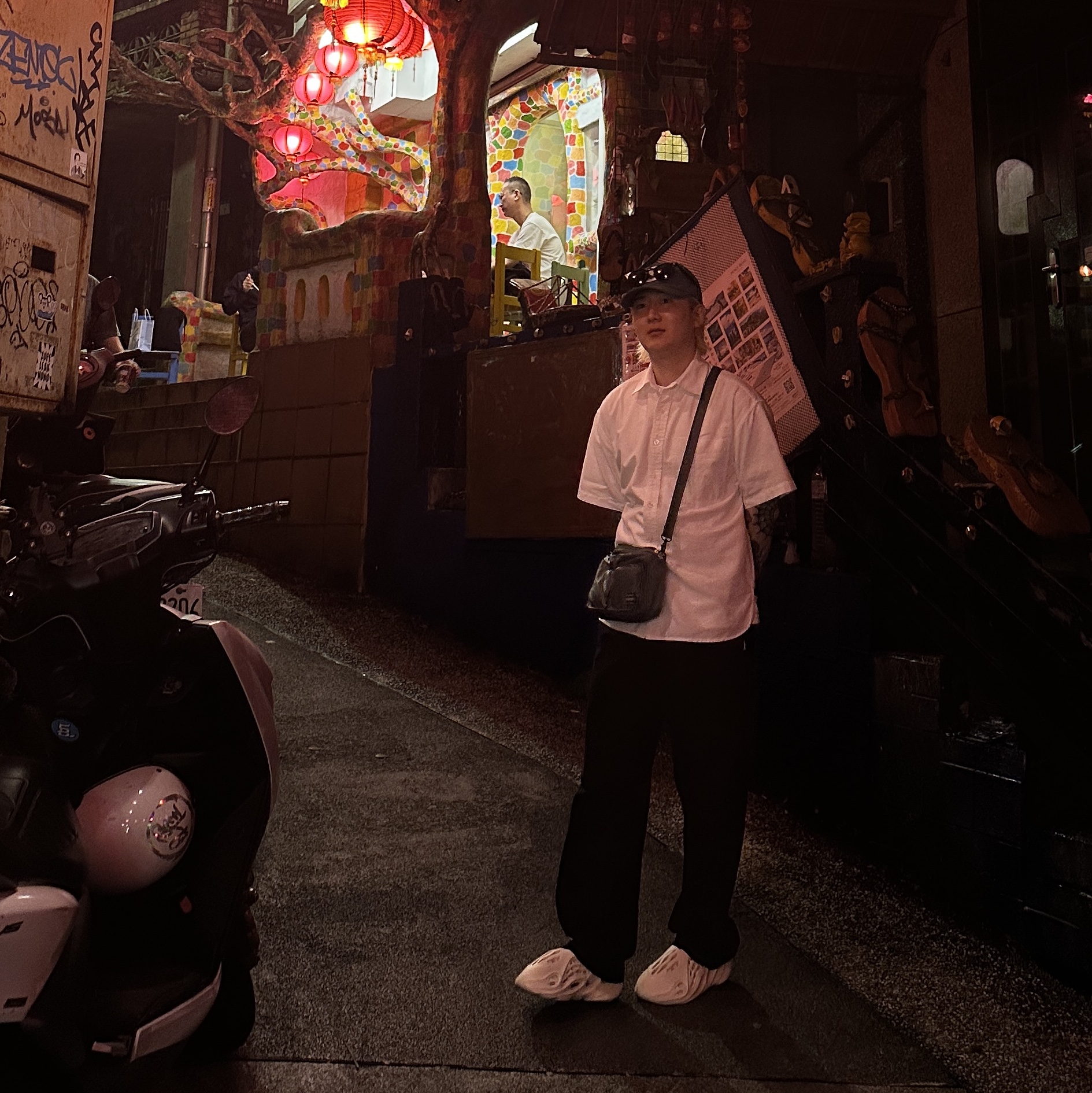 Porter All New Tanker Sling Bag Sage Green, Stussy Brushed Beach Pants Black 착용 스타일 - 1
