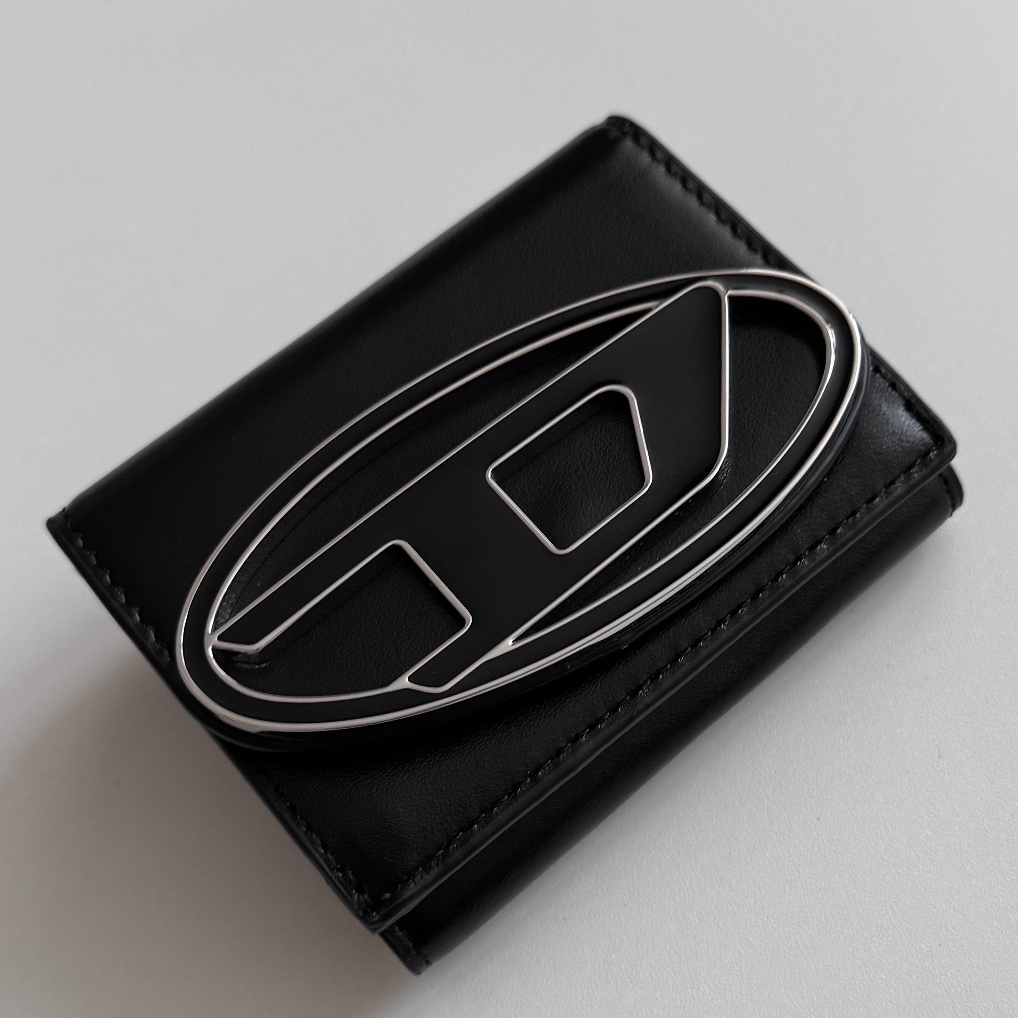 Diesel 1DR Tri-Fold Coin XS li Wallet Black 착용 스타일 - 1