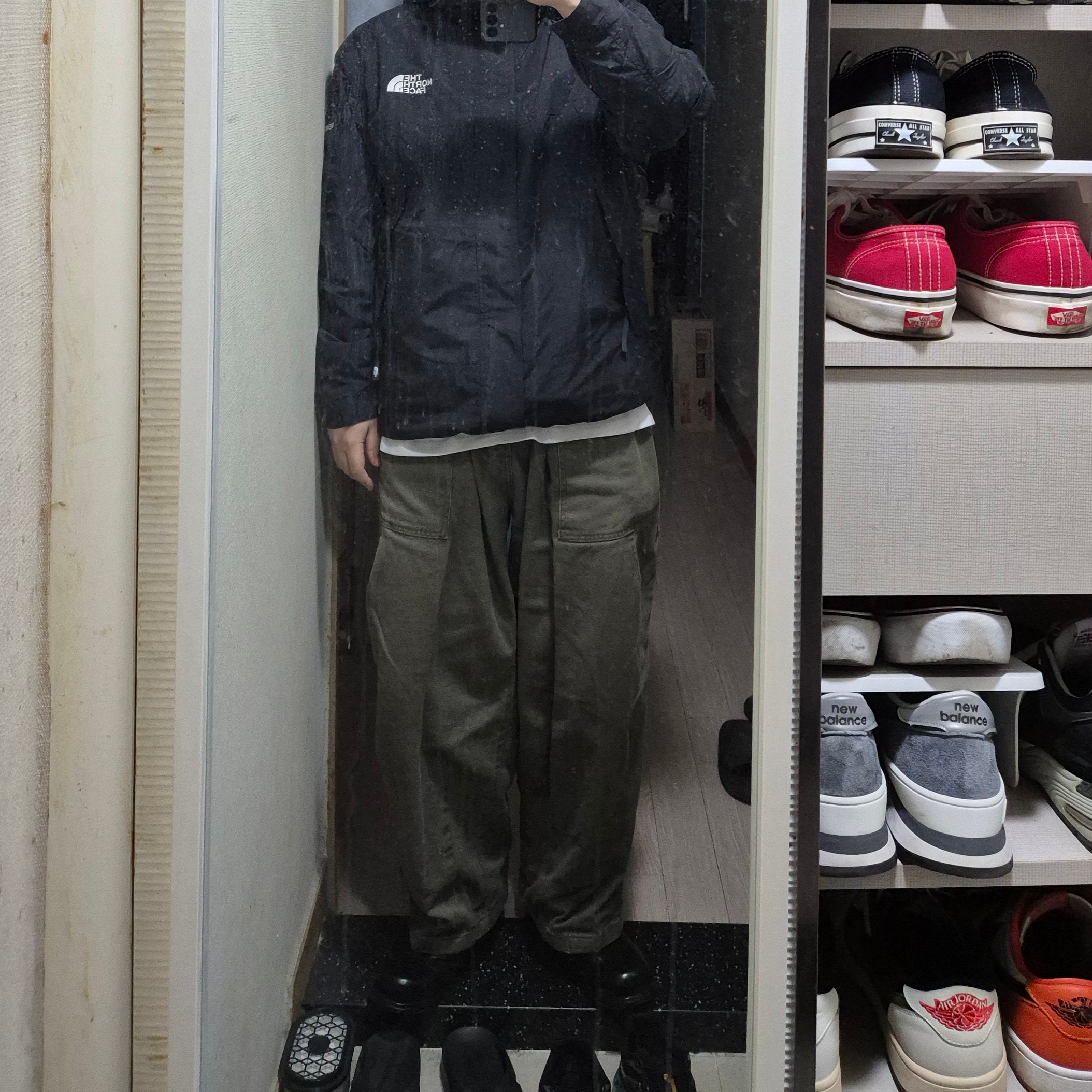 The North Face Free Jacket Black - 25SS, Converse Chuck 70 Ox Black - Standard 착용 스타일