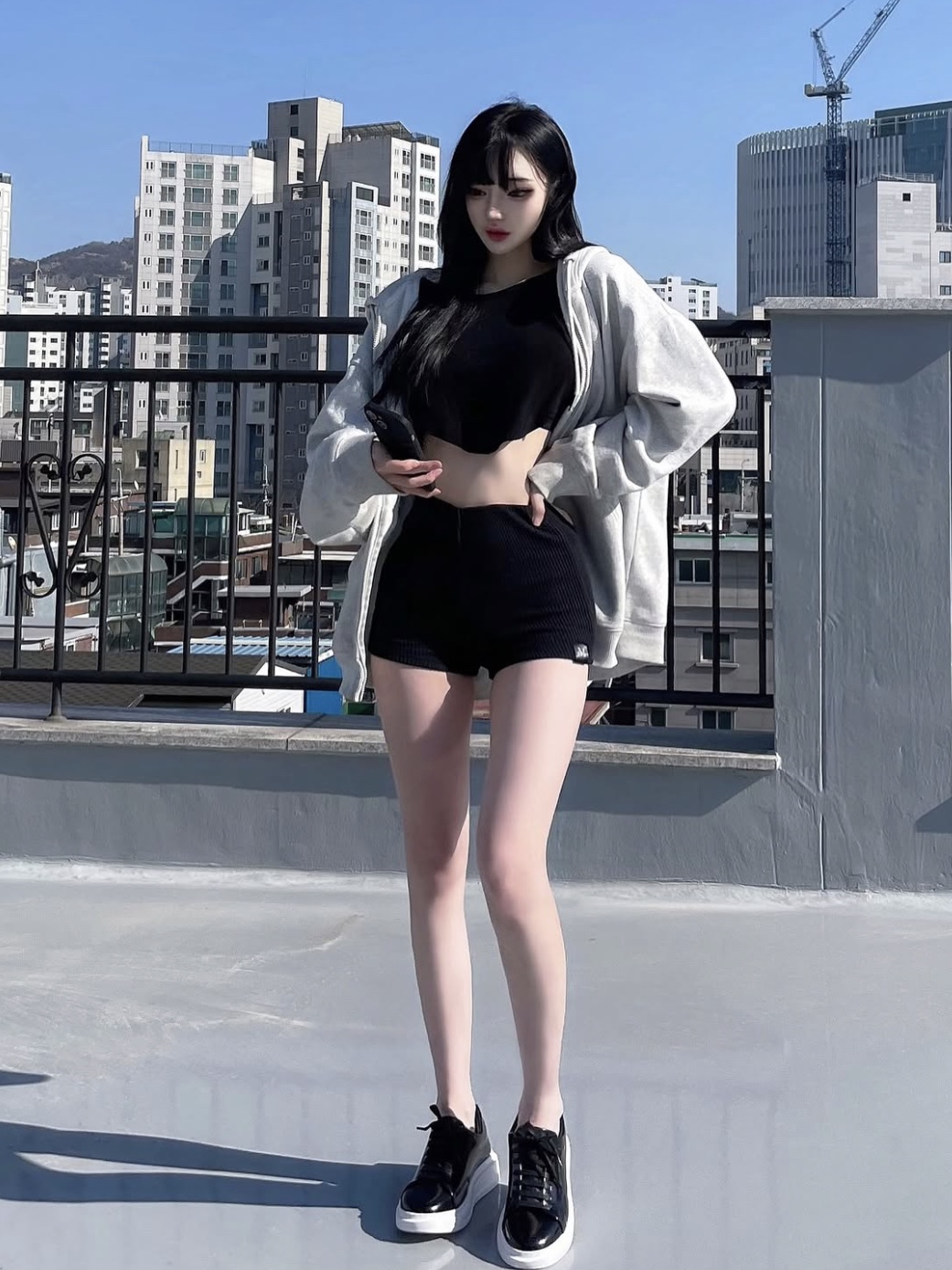 MUCENT Pore Fleece Micro Pants Black 착용 스타일 - 2