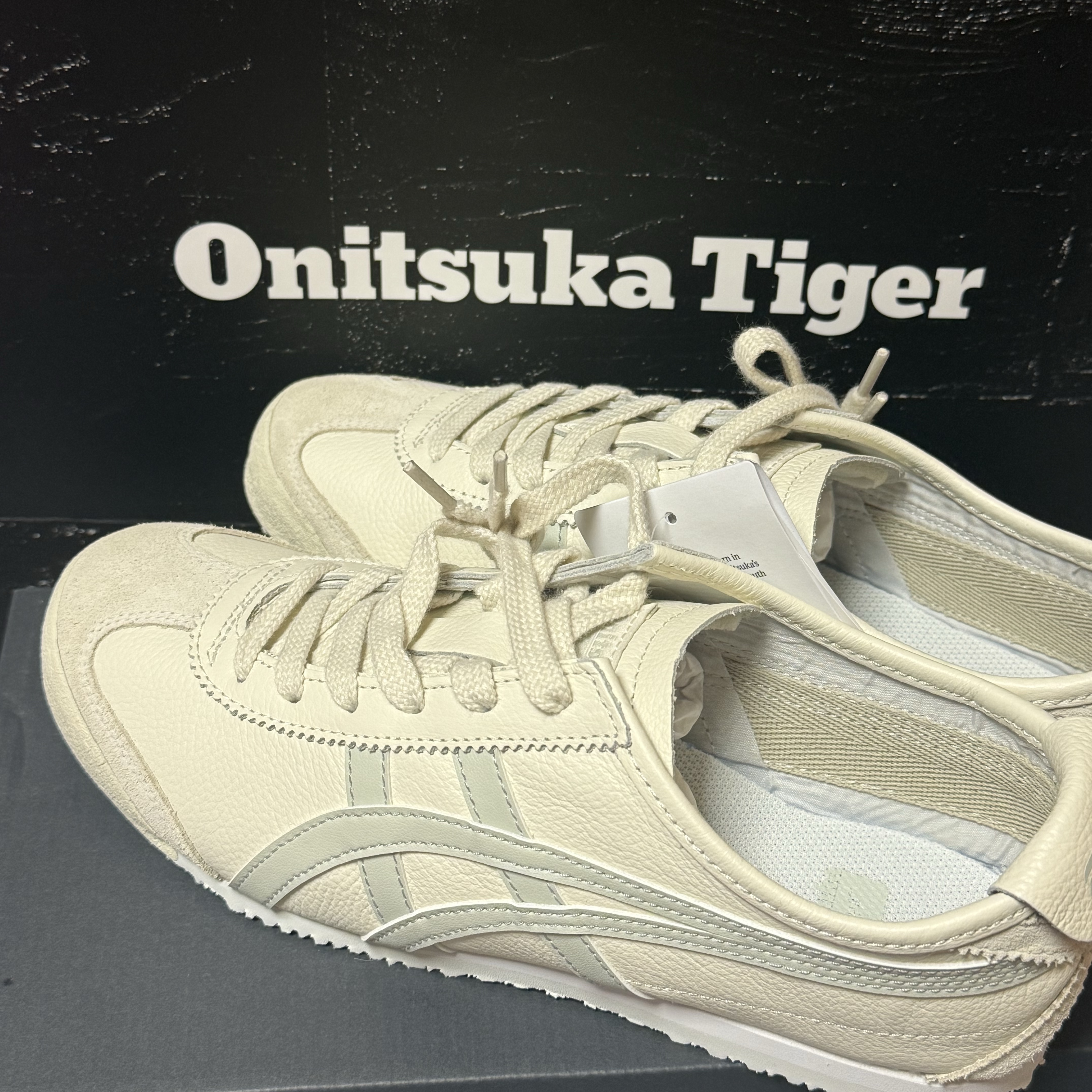 Onitsuka Tiger Mexico 66 Cream Light Sage 착용 스타일