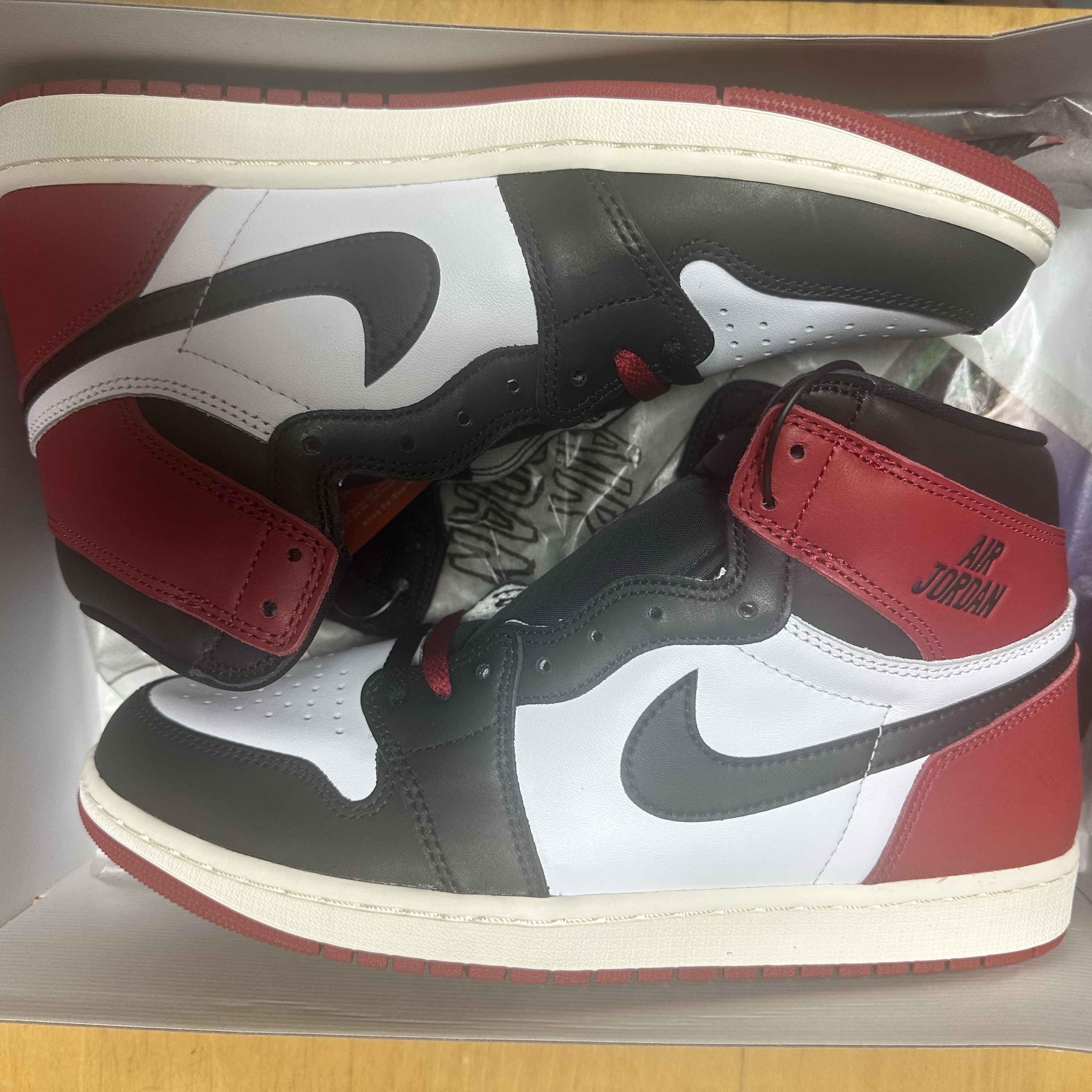Jordan 1 Retro High OG Black Toe 착용 스타일 - 2
