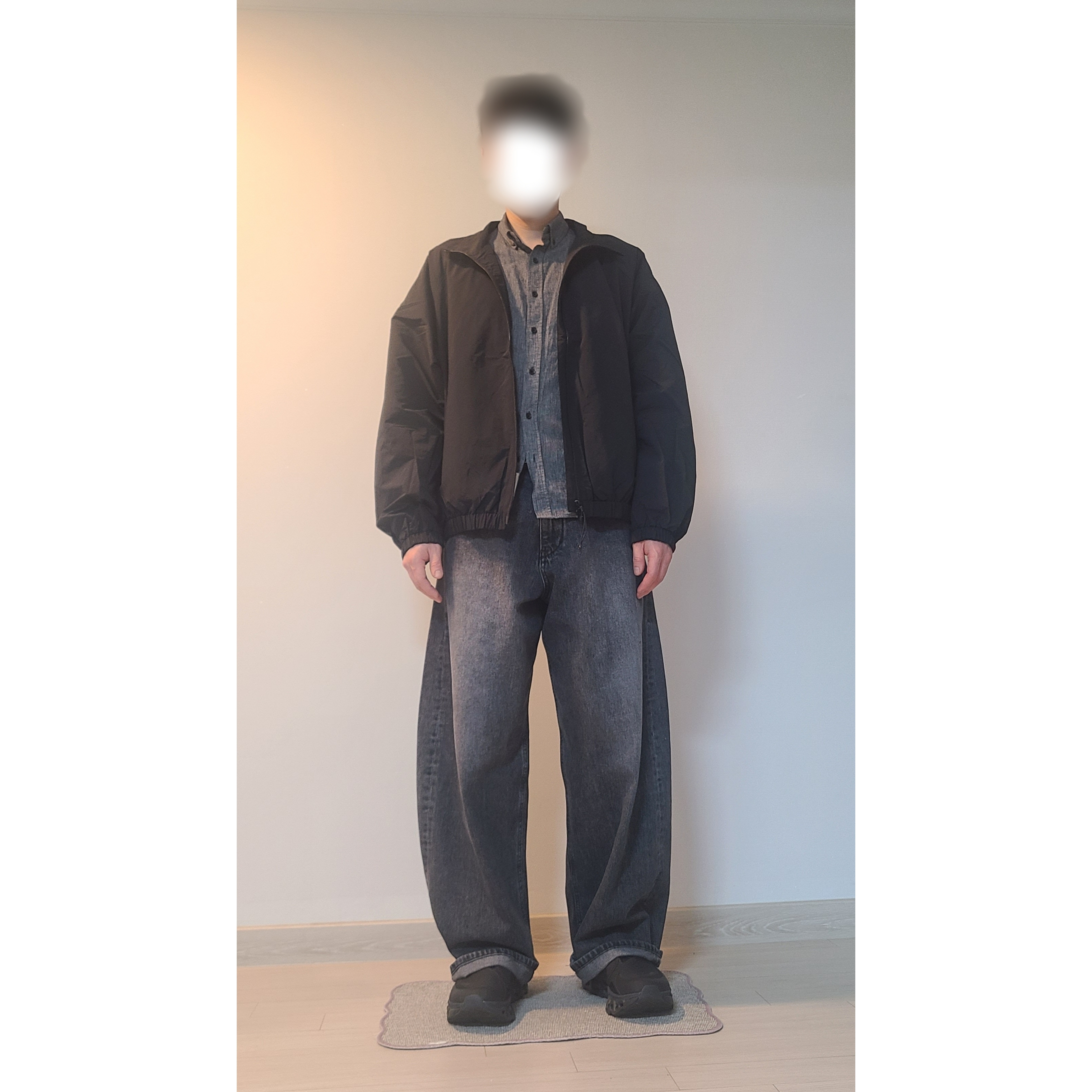 Hatchingroom Wide Curve Jeans Washed Black, On Running x Post Archive Faction (Paf) Cloudmonster 2 Black Magnet 착용 스타일