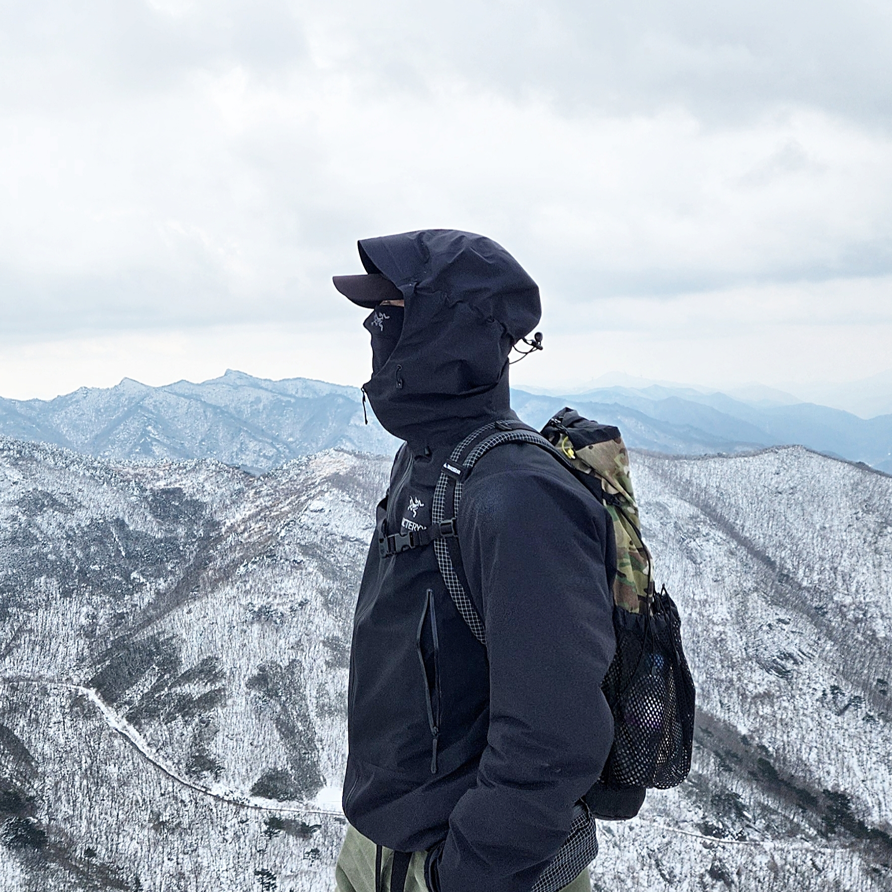 Arc'teryx Beta LT Jacket Black 착용 스타일 - 3