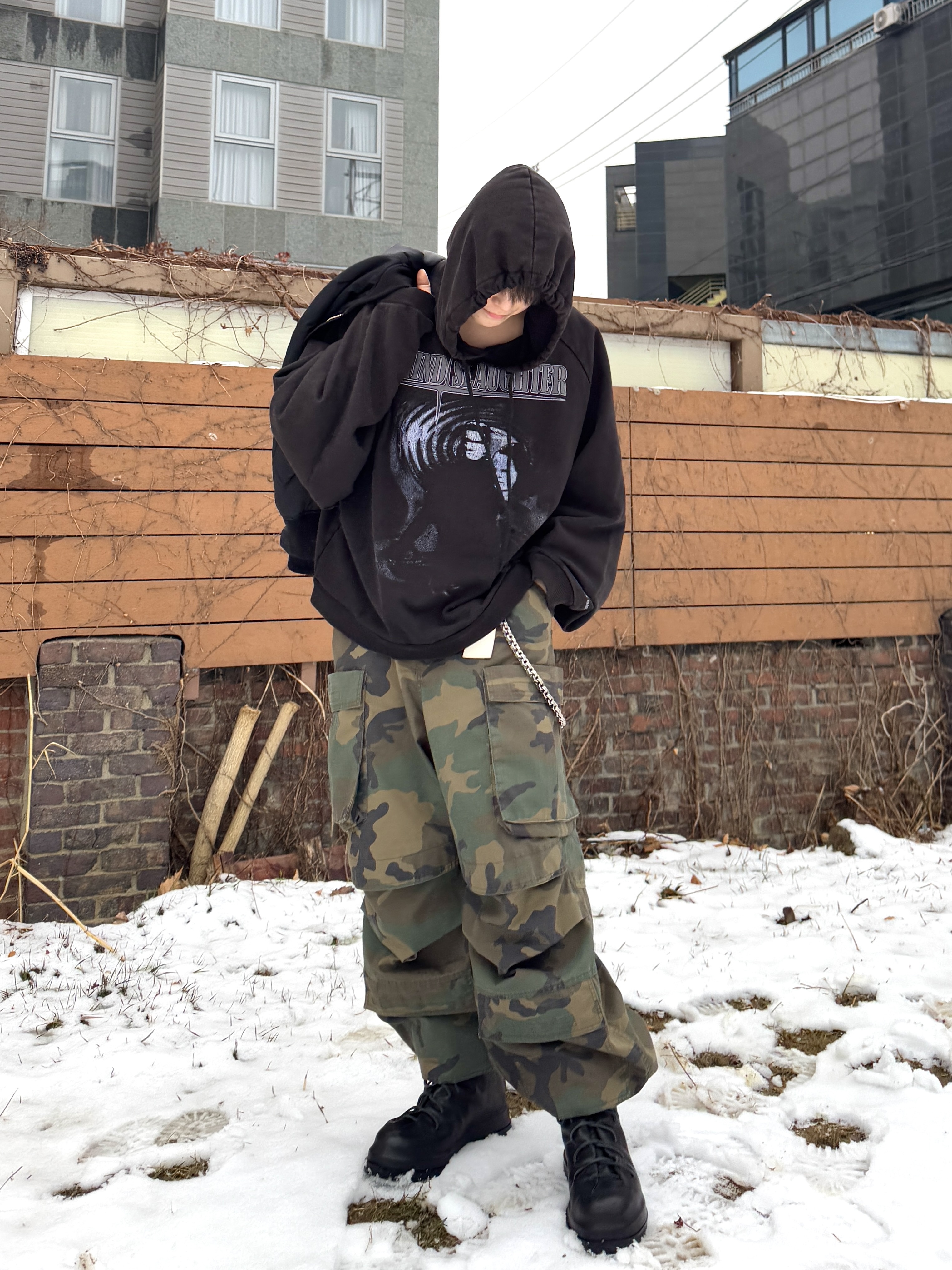 Project G/R Mind Slaughter Vintage Washeed Hoodie Black, Project G/R Washed Cargo Pants Camo 착용 스타일 - 2