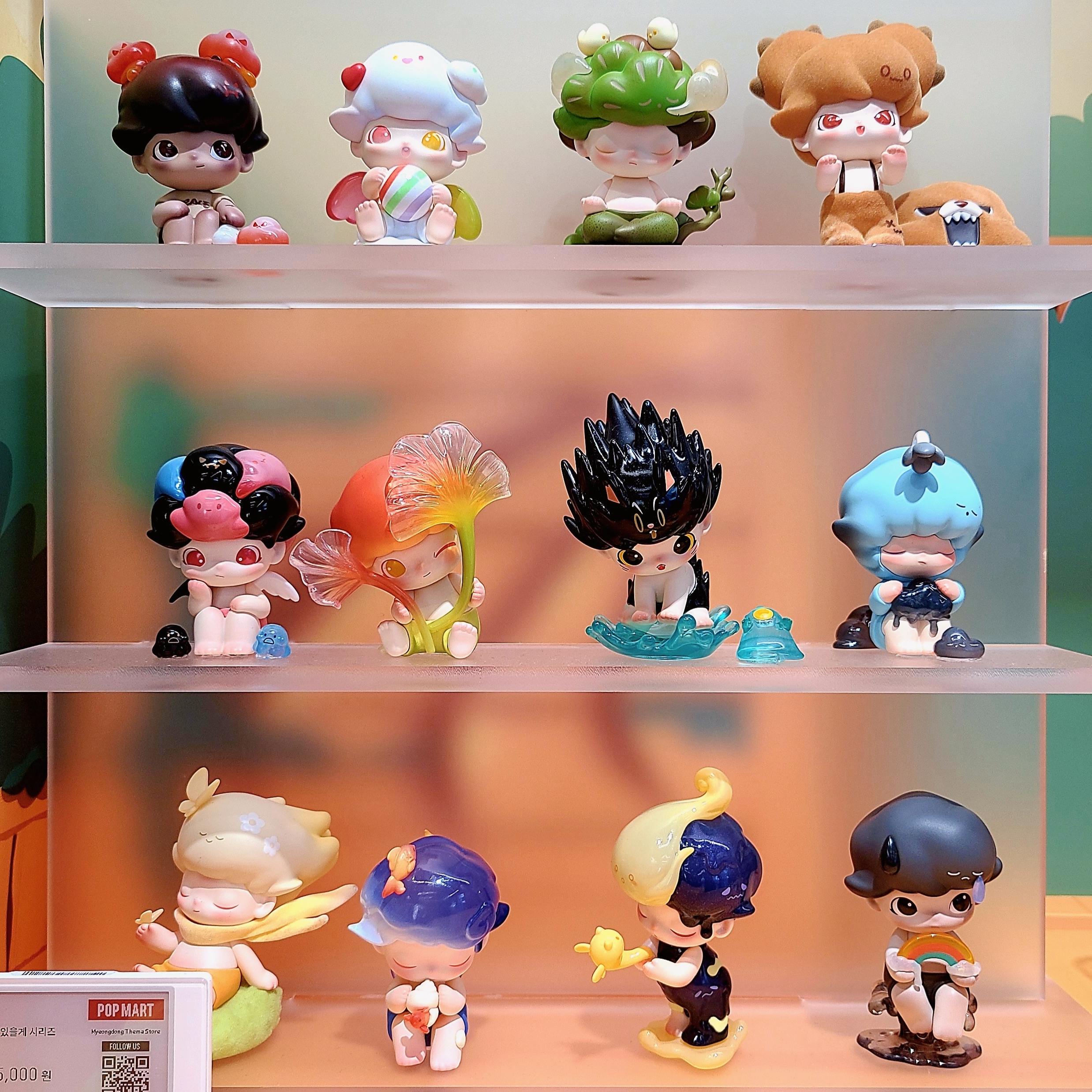Pop Mart Dimoo Dreamland Series Sealed Case (12 Blind Boxes), Pop Mart Dimoo I'll Be by Your Side Series Sealed Case (12 Blind Boxes) 착용 스타일 - 3