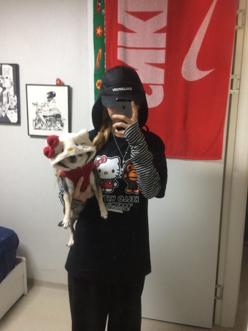 BAPE Baby Milo x Hello Kitty T-Shirt Black - Ginza Store Exclusive, Salomon Thermo Trapper Hat Black 착용 스타일 - 1