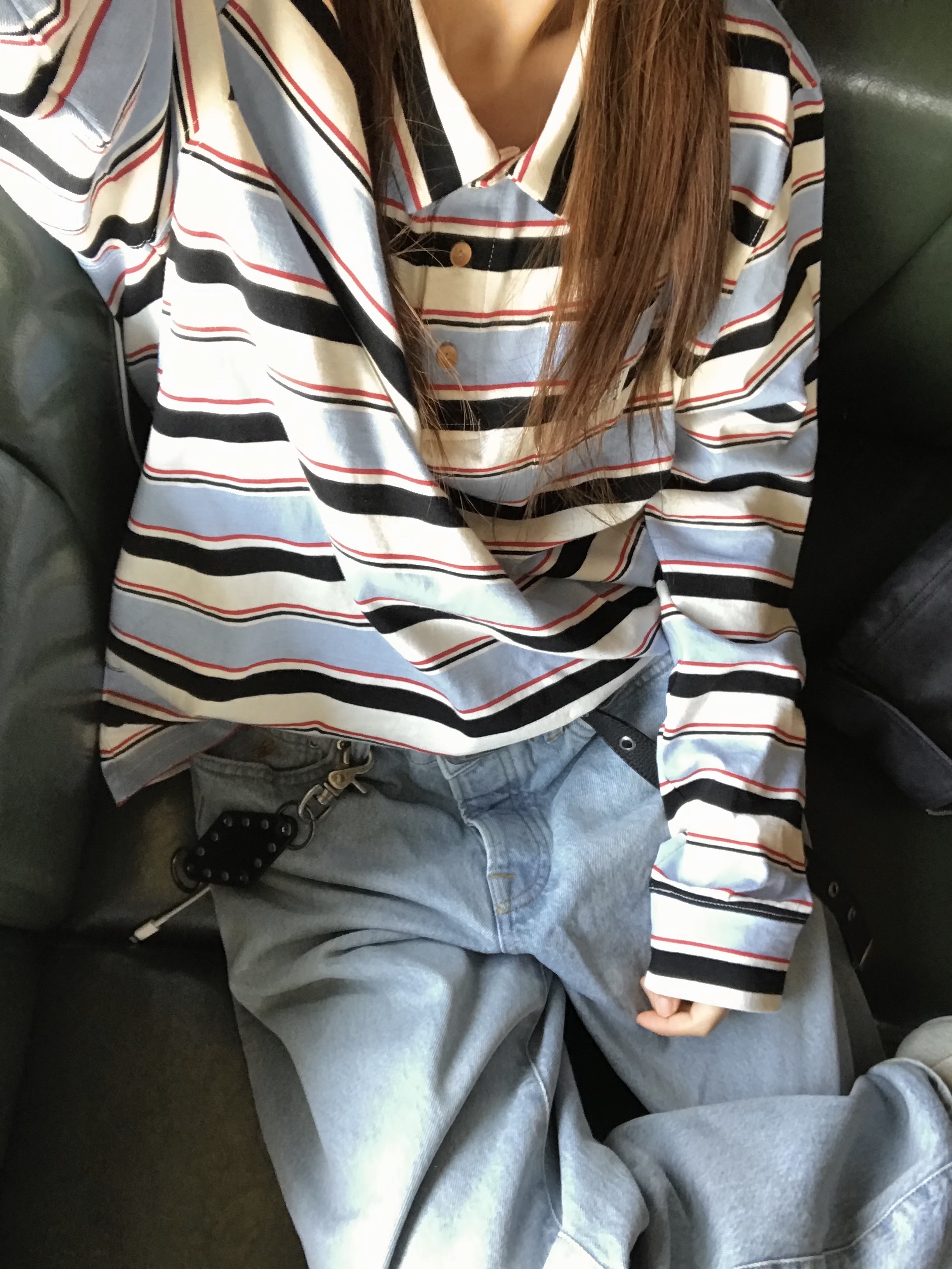 스투시 데님 빅 올 진 라이트 워시, 에이이에이이 스트라이프 피케 티셔츠 스카이블루 착용 스타일 - 4