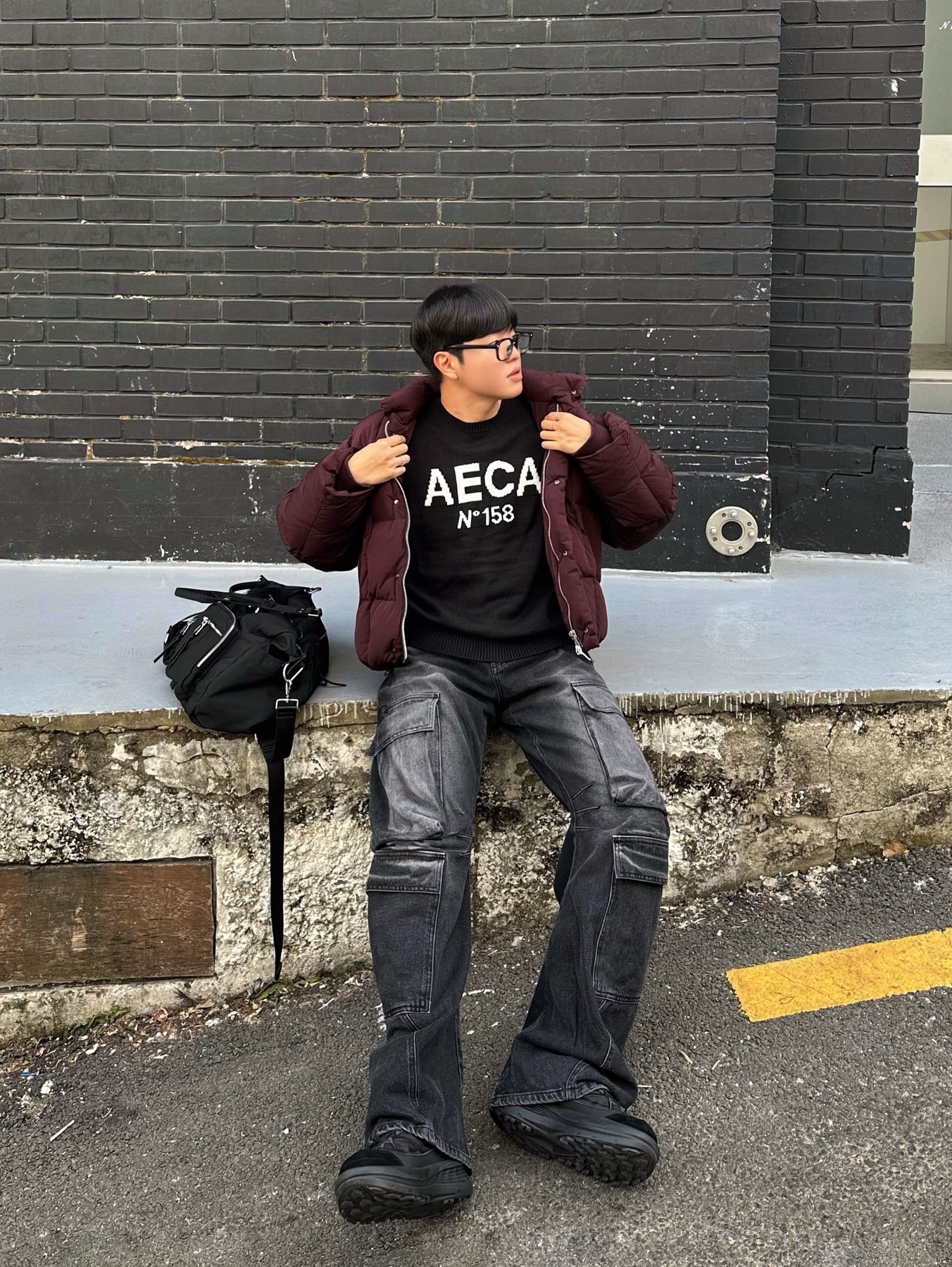 BLR Curved Quad Cargo Washing Denim Pants Black 착용 스타일 - 2