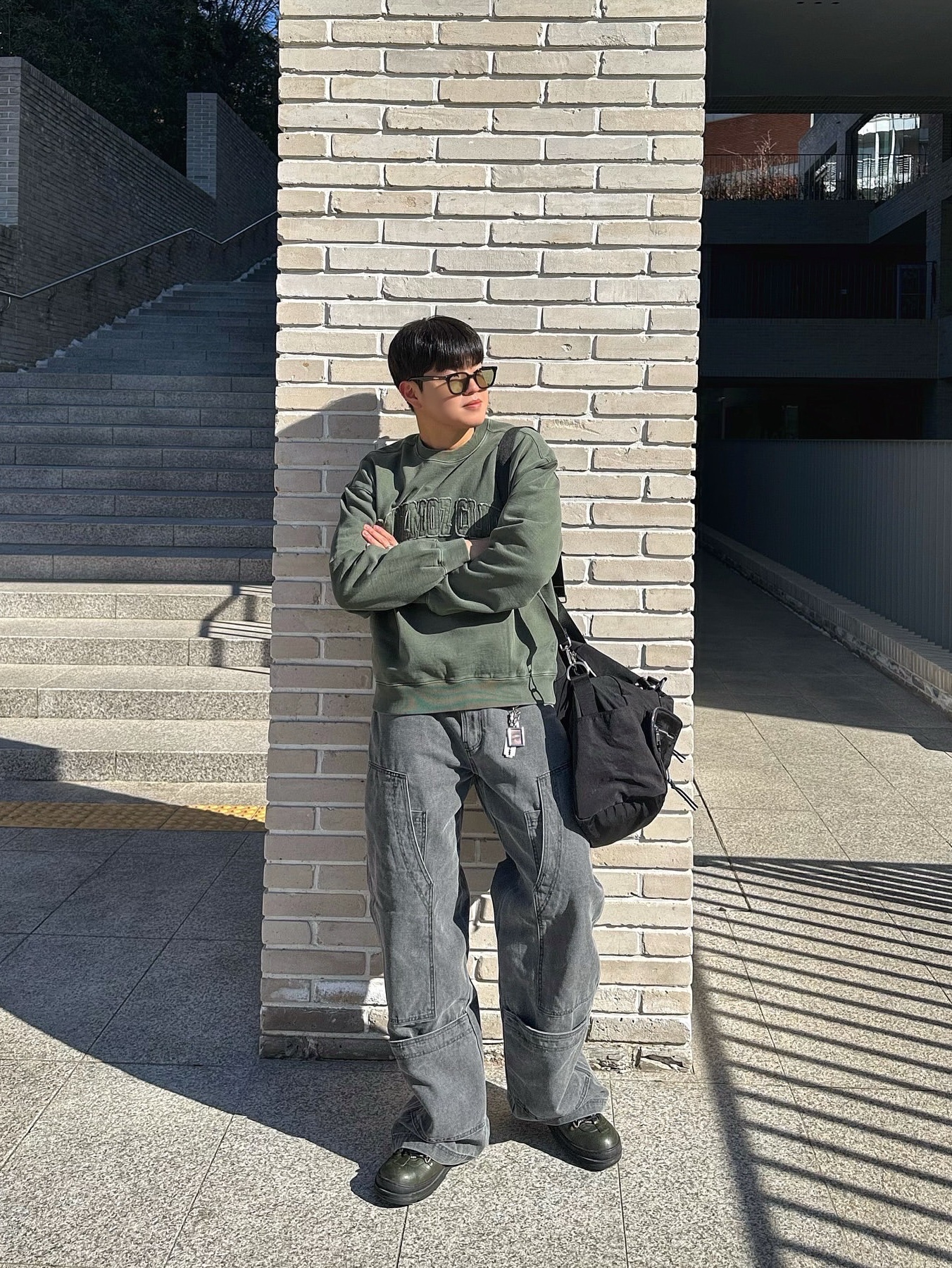 BLR Dyed Multi Cargo Carpenter Pants Light Grey 착용 스타일 - 1