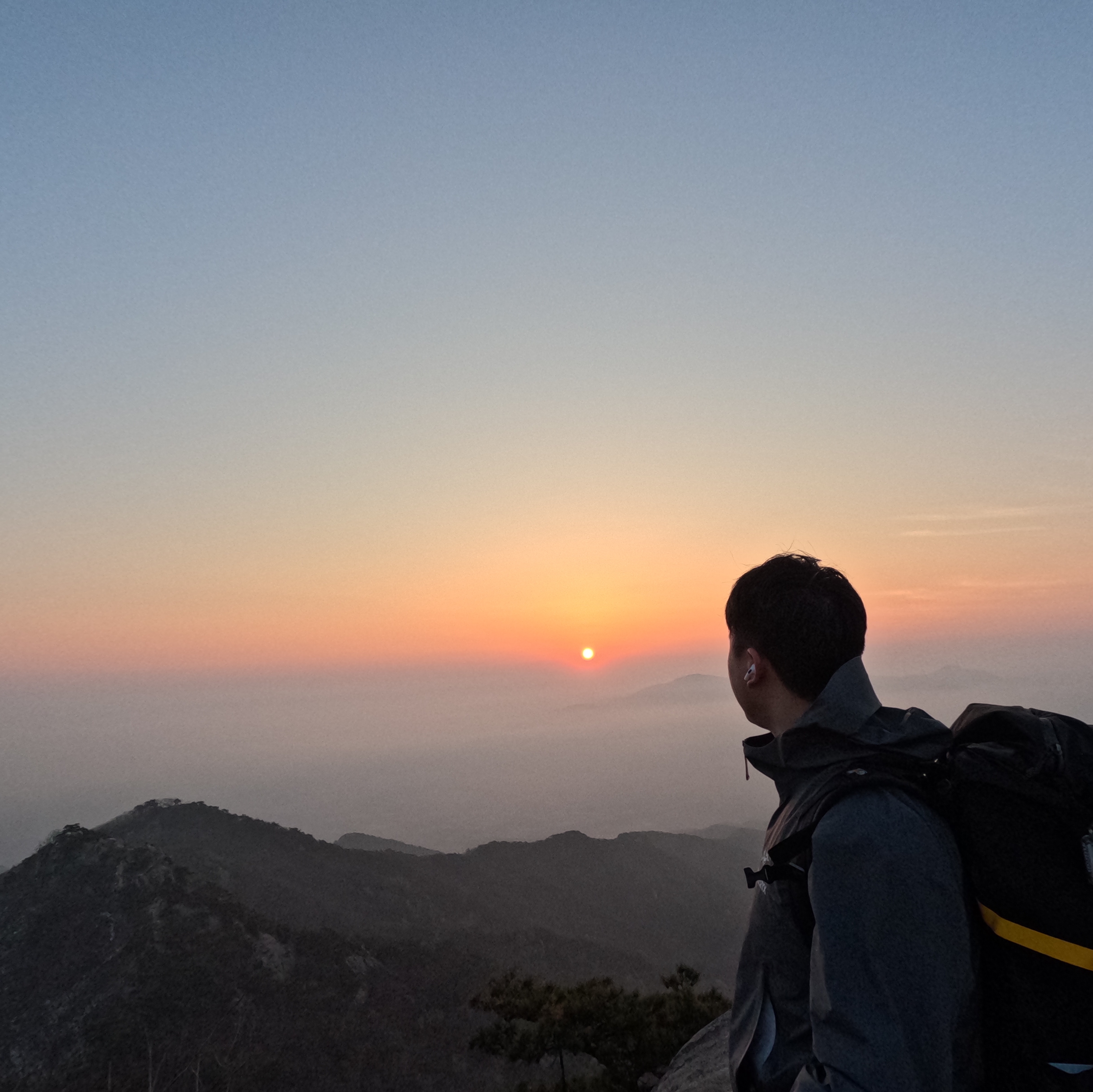 Arc'teryx Beta Jacket Cloud 착용 스타일