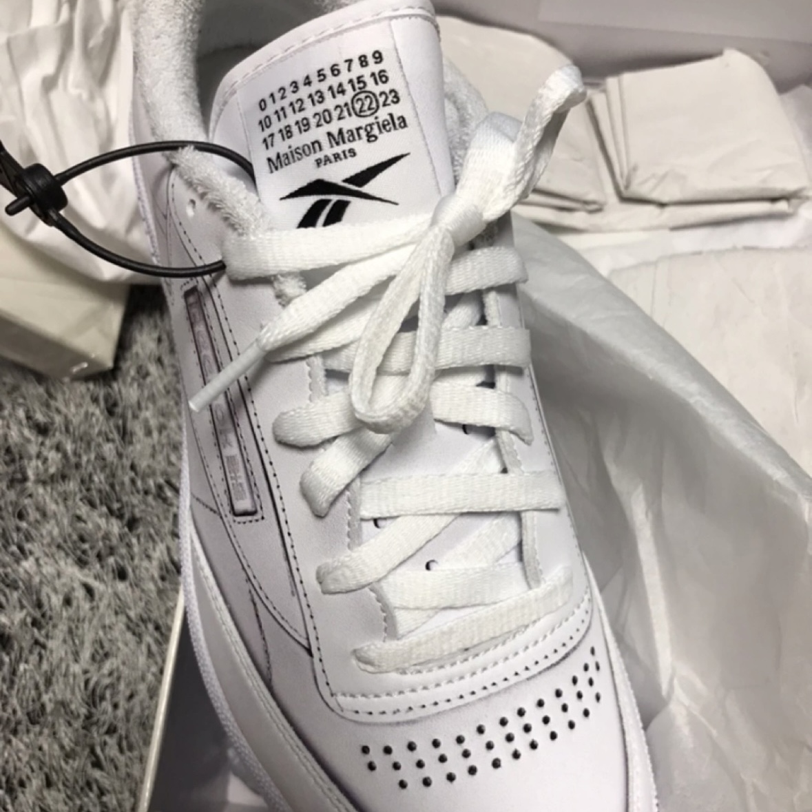 Reebok x Maison Margiela Club C TL White 착용 스타일