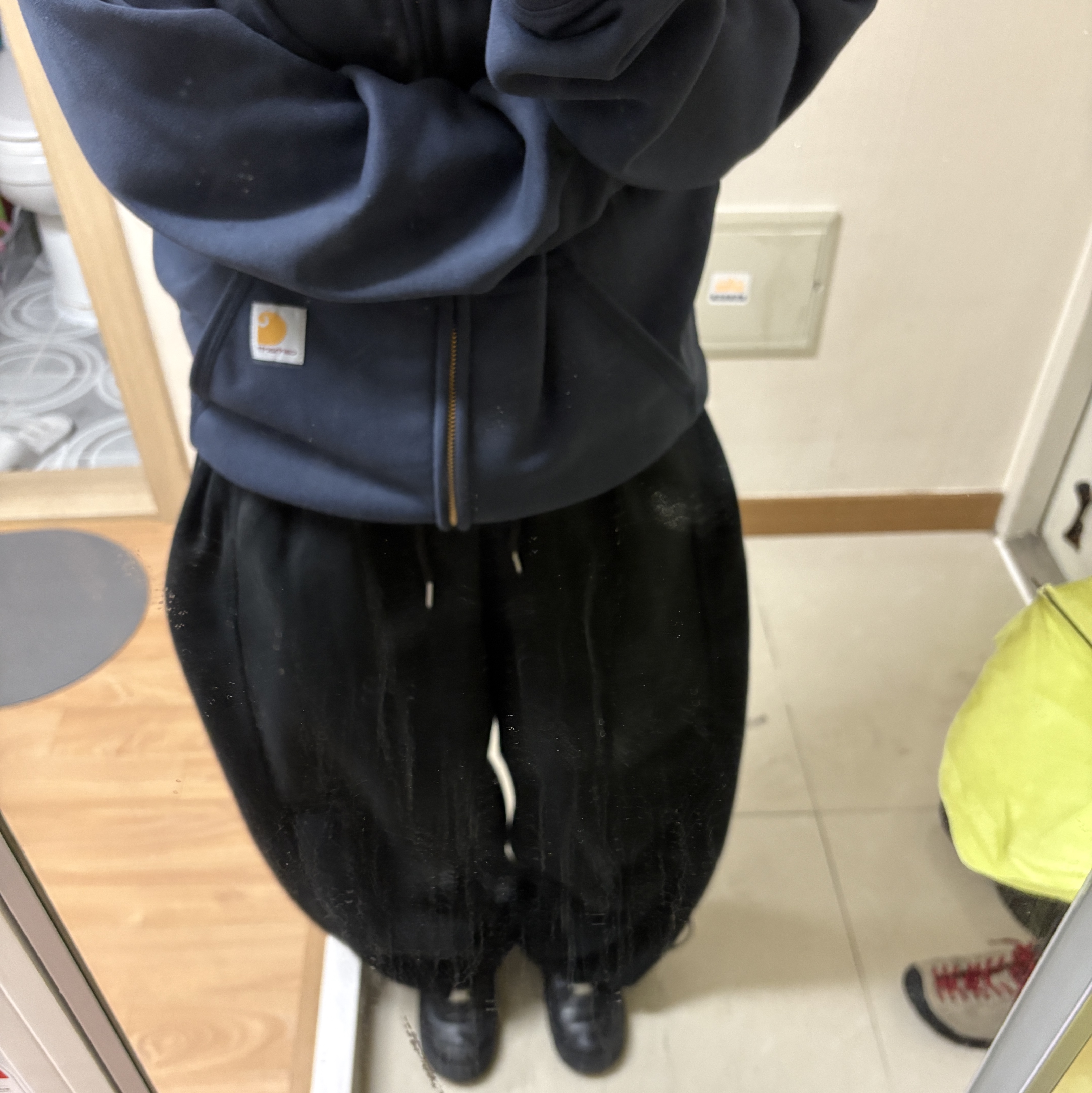 Carhartt Loose Fit Midweight Regular Full Zip Sweatshirt New Navy, (W) Nike Air Force 1 '07 Low Triple Black 착용 스타일 - 1