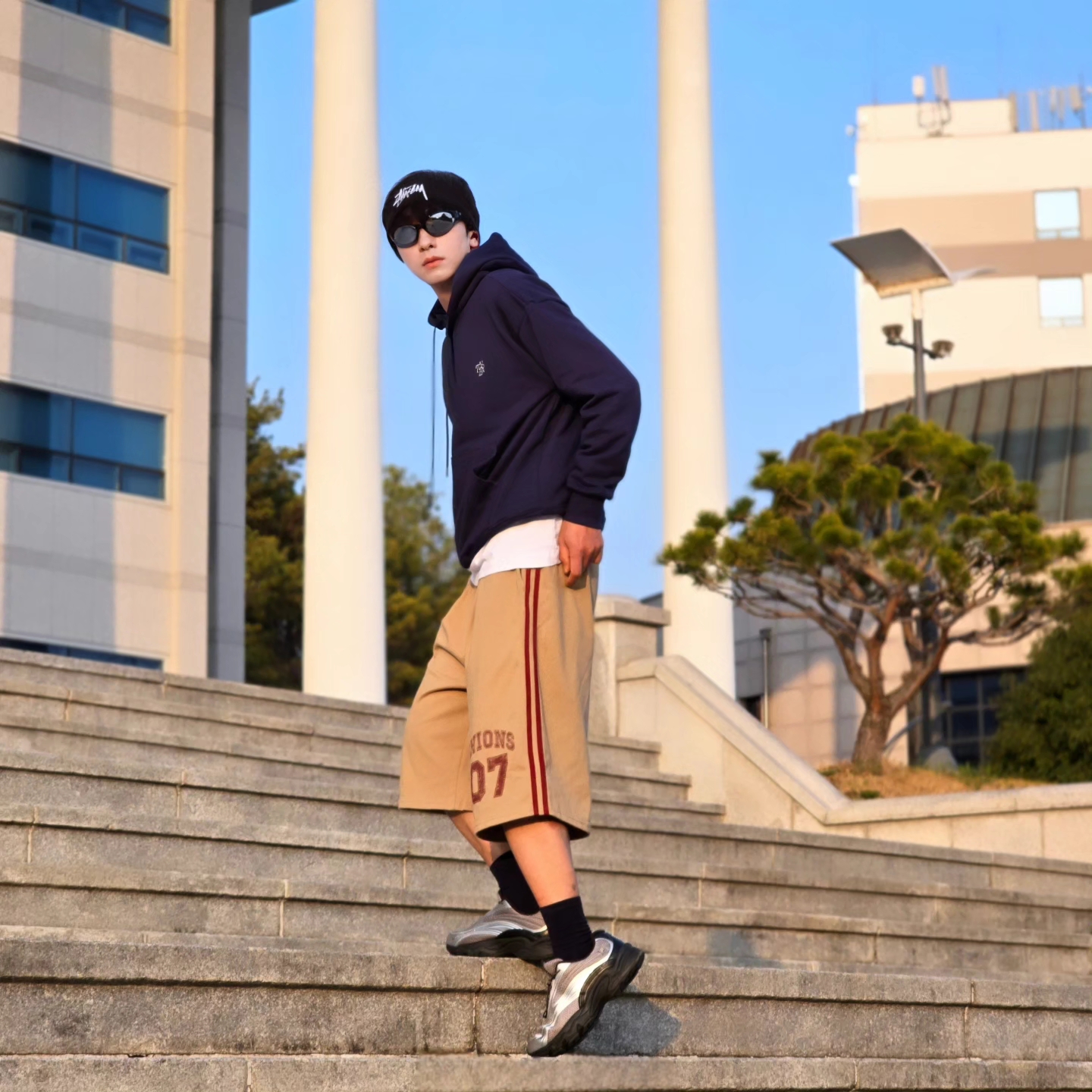 [6% 적립] FILA Pantera 99/25 Silver, Stussy Big Stock Cuff Beanie Black 착용 스타일 - 2