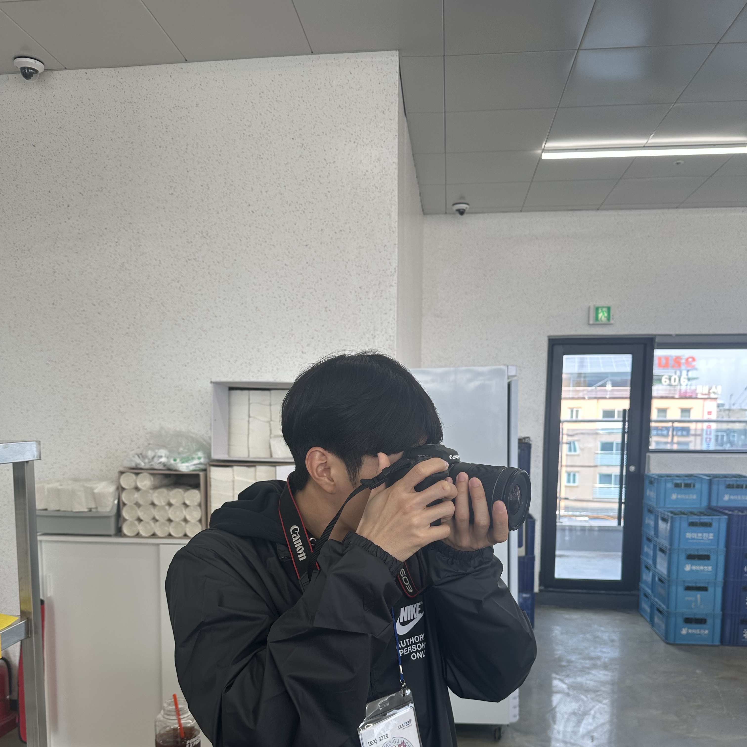 Nike Full-Zip Woven Jacket Black 착용 스타일