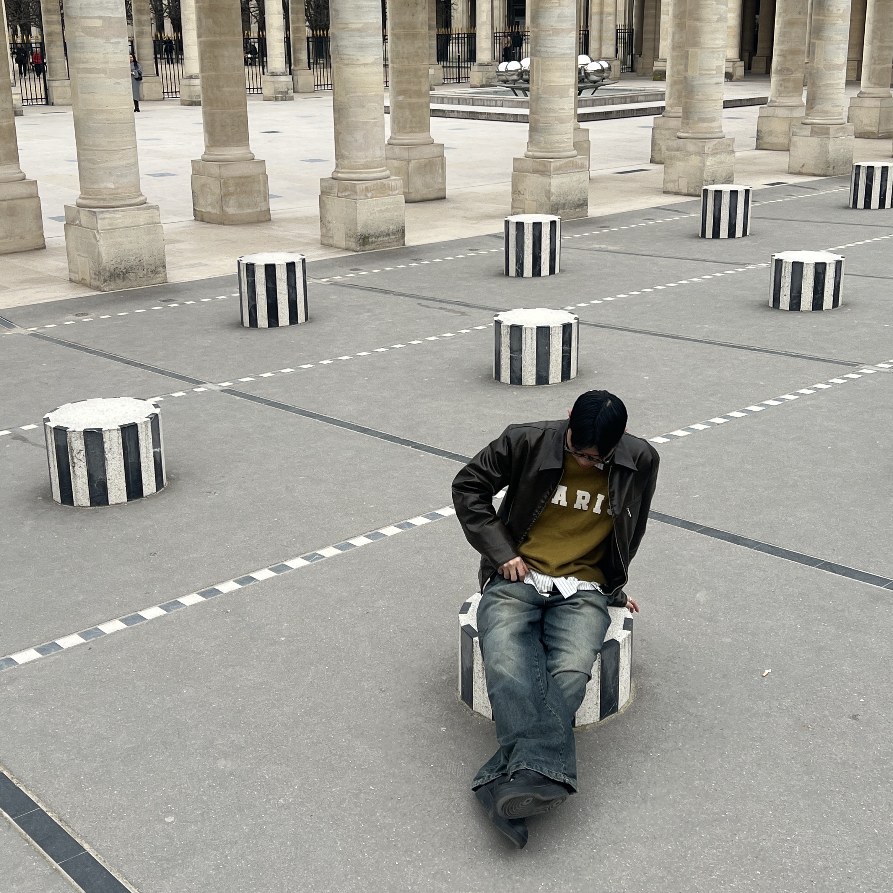 Nike Air Force 1 '07 Low Triple Black 착용 스타일 - 2