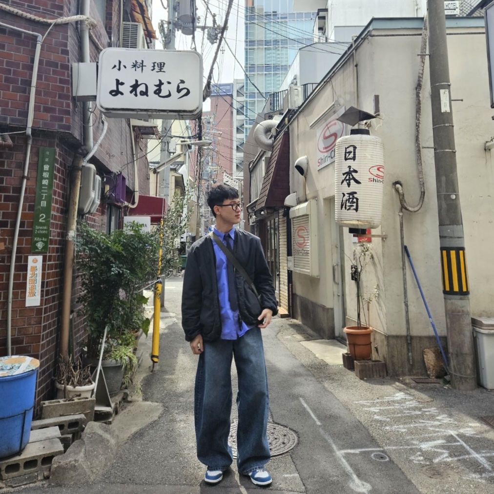 Nike Dunk Low Retro SE Industrial Blue, Hatchingroom Wide Curve Jeans Washed Blue 착용 스타일