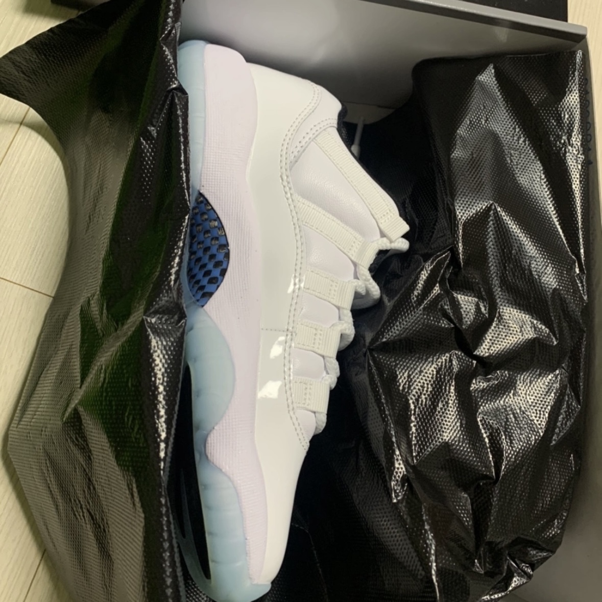 (GS) Jordan 11 Retro Low Legend Blue 착용 스타일