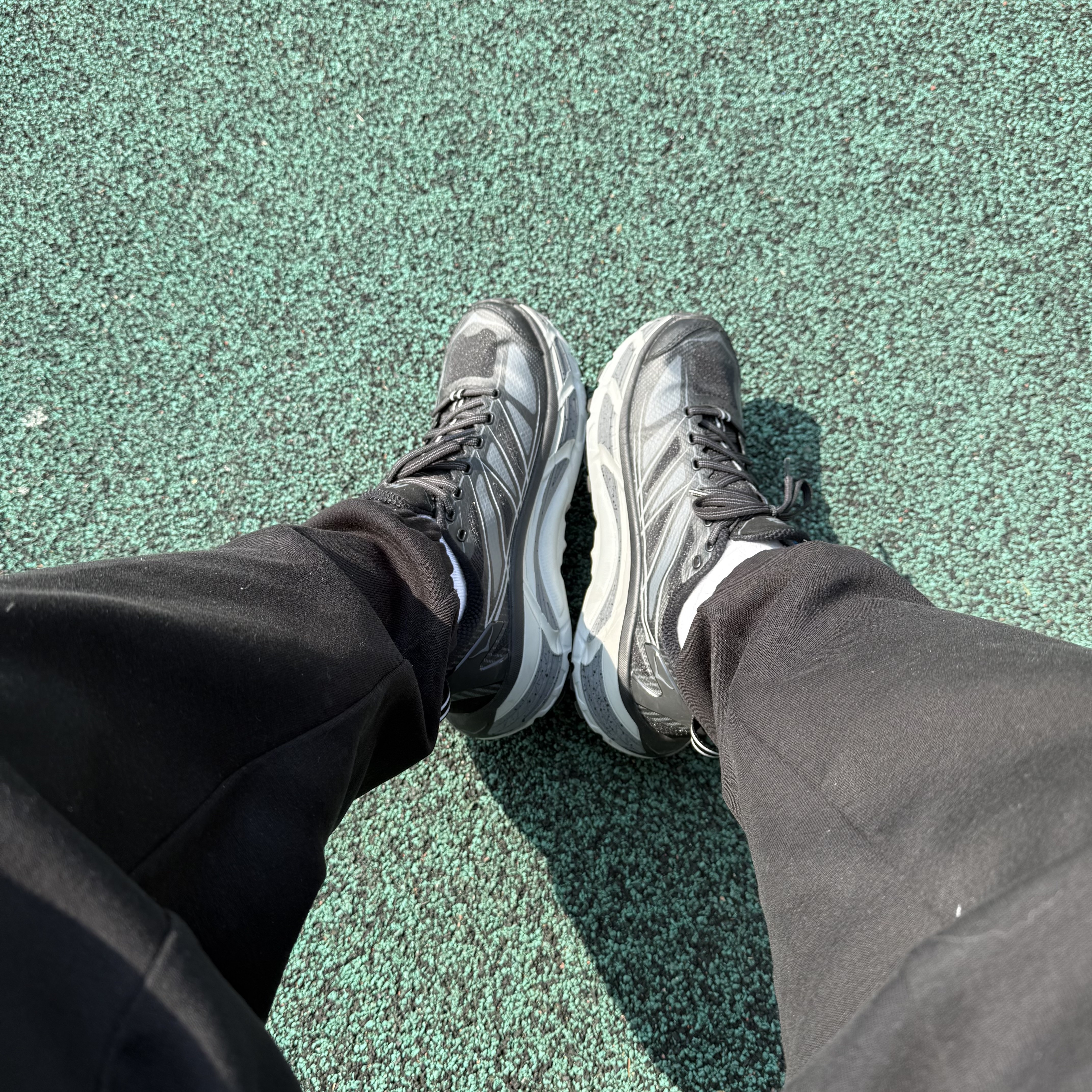Hoka Mafate Speed 2 Black Castlerock 착용 스타일 - 3