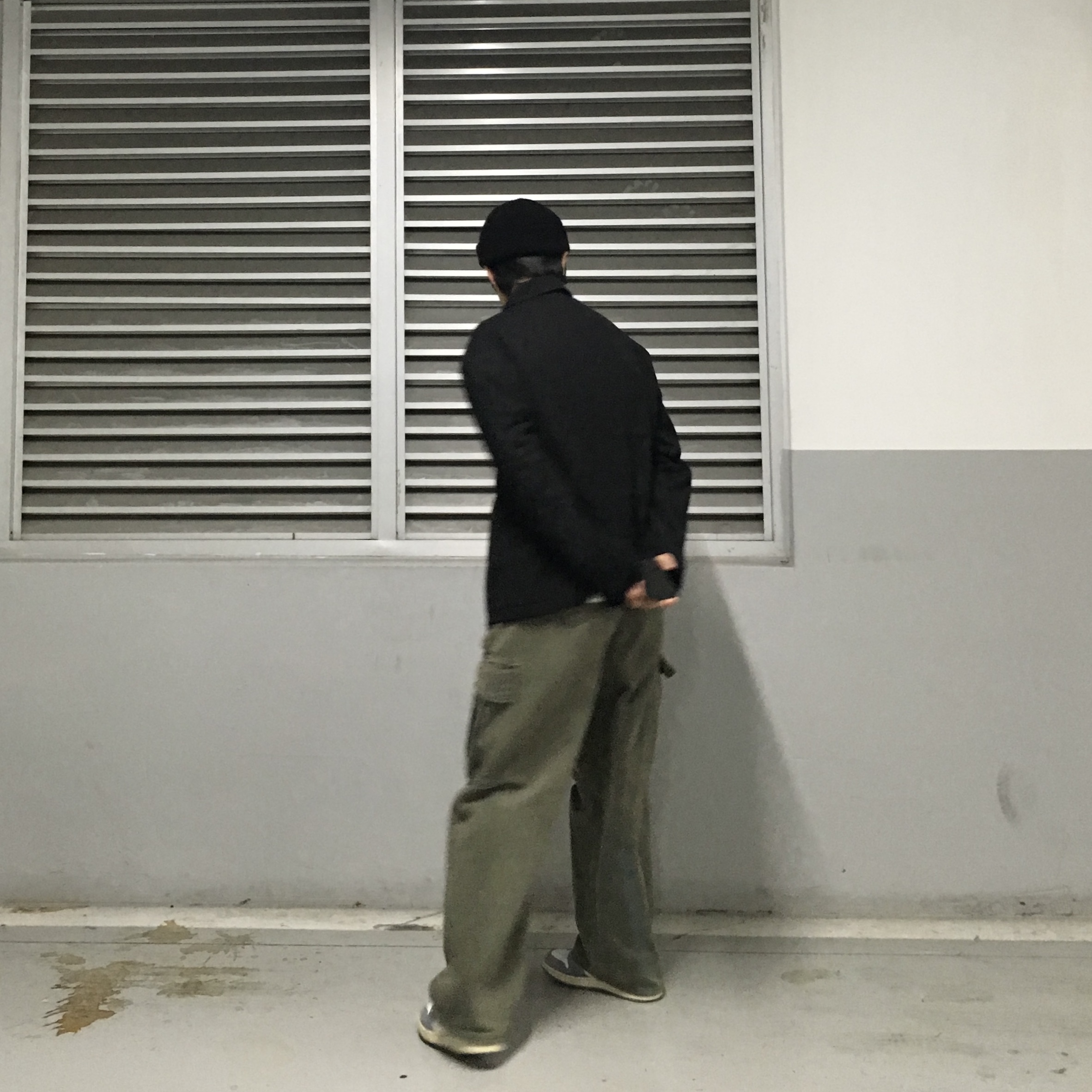 QT8 GARMENTS Original Short Beanie Black, (GS) Jordan 1 Low Stealth and White 착용 스타일 - 2