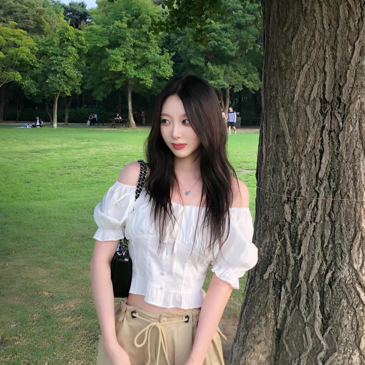 티파니 앤 코 리턴 투 티파니 블루 더블 하트 태그 펜던트 미니 실버, 카디널 레드 멍크백 블랙 착용 스타일 - 2
