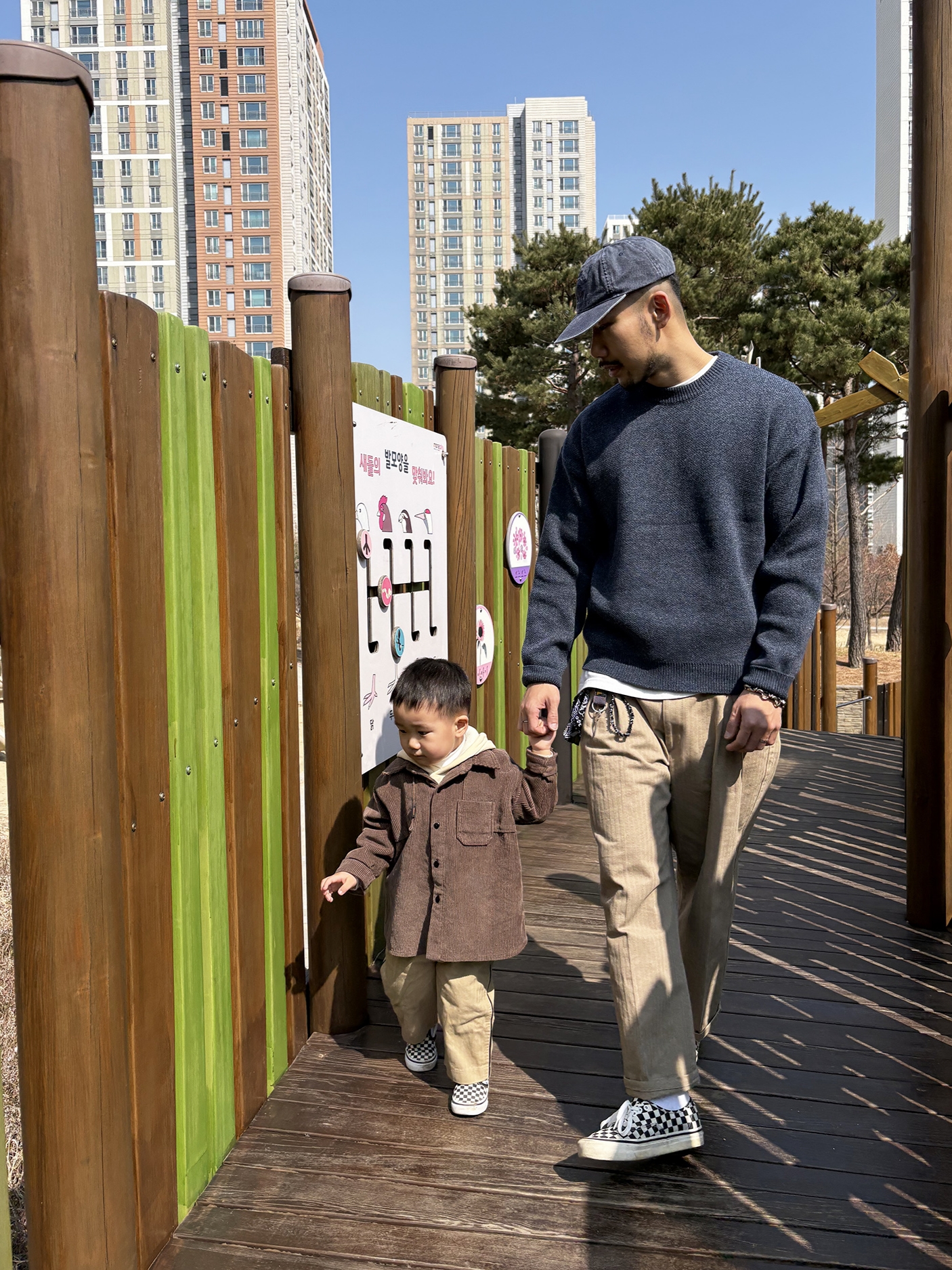 반스 어센틱 골든 코스트 체커보드 착용 스타일 - 3