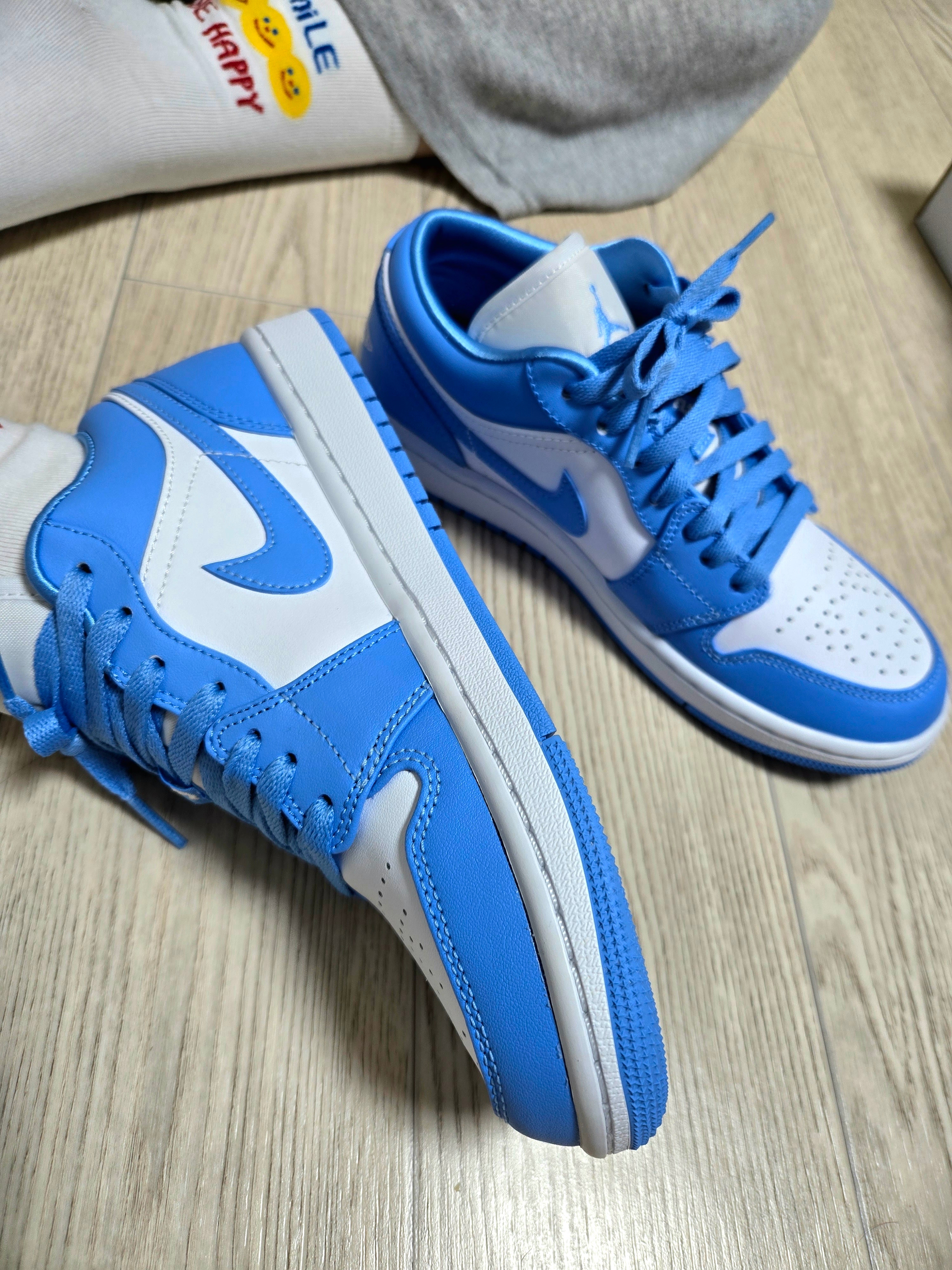 (W) Jordan 1 Low UNC University Blue 착용 스타일