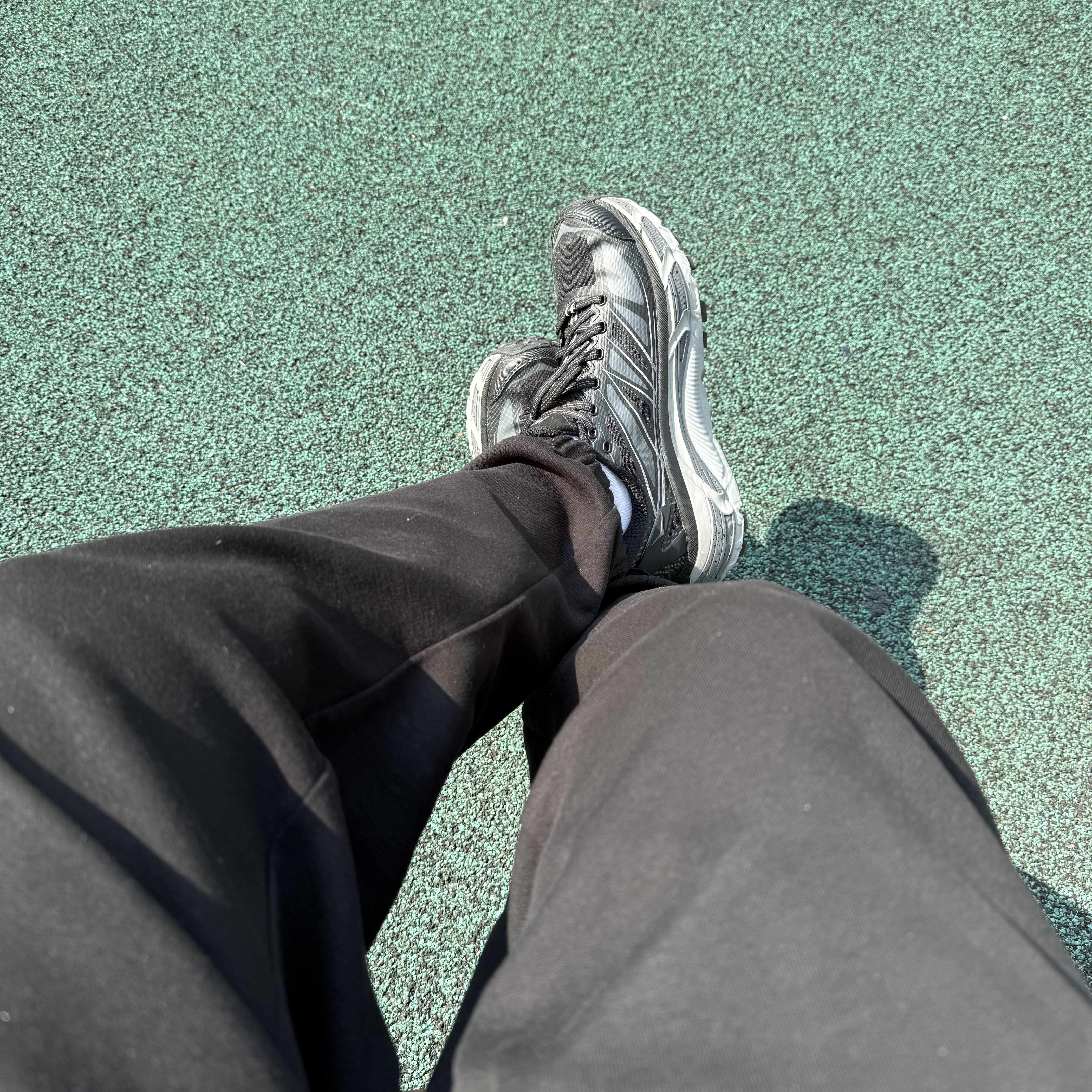 Hoka Mafate Speed 2 Black Castlerock 착용 스타일 - 2