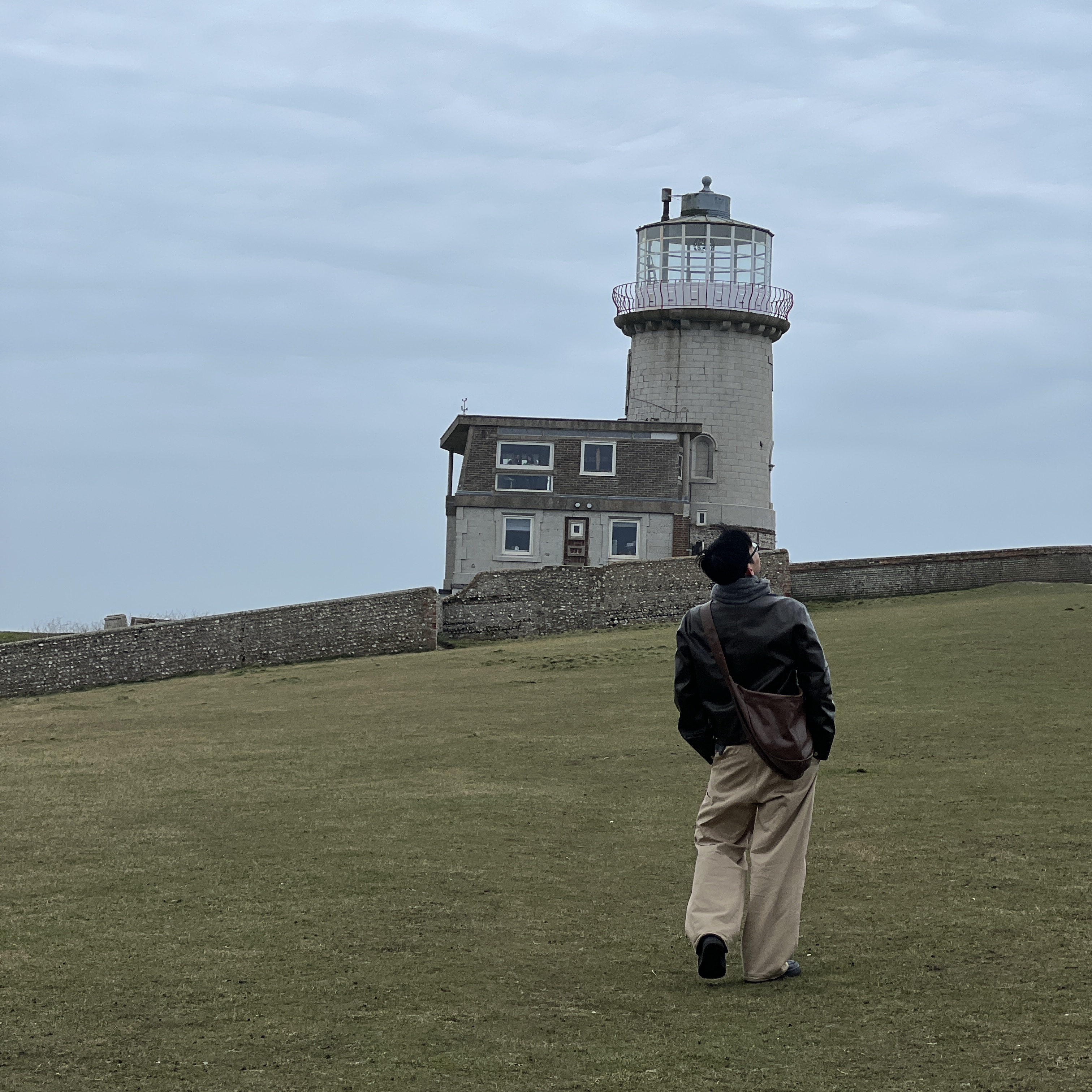 Nike Air Force 1 '07 Low Triple Black 착용 스타일 - 4