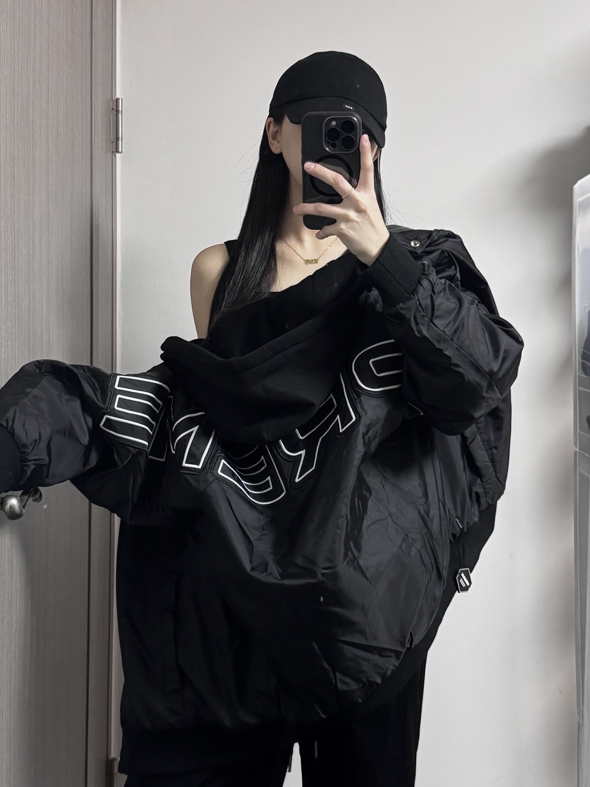 Yeezy Gap Engineered By Balenciaga Logo Cap Black, Supreme Hooded Stadium Jacket Black - 24SS 착용 스타일 - 2