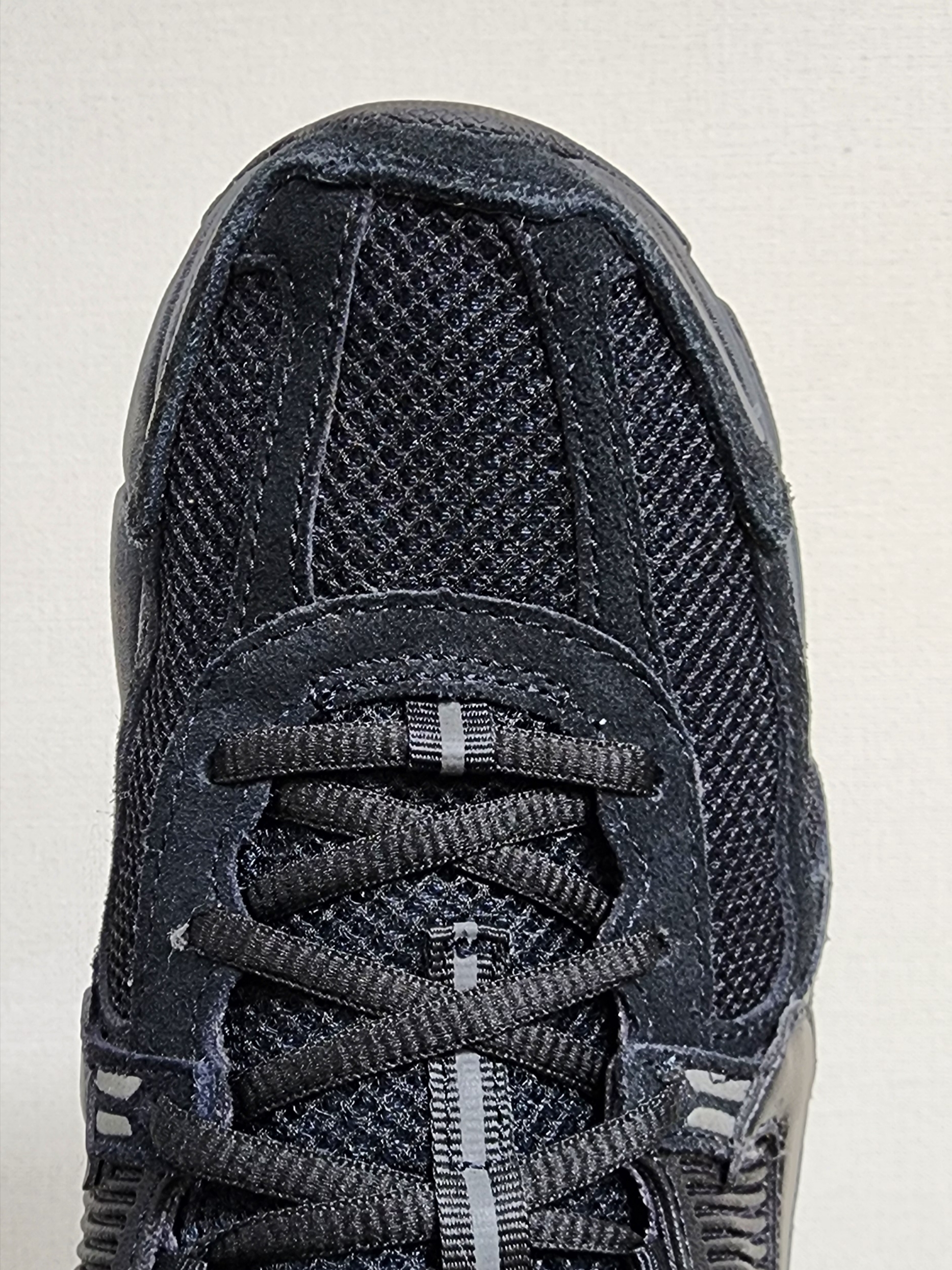 Nike Zoom Vomero 5 Black Anthracite Metallic Dark Grey 착용 스타일