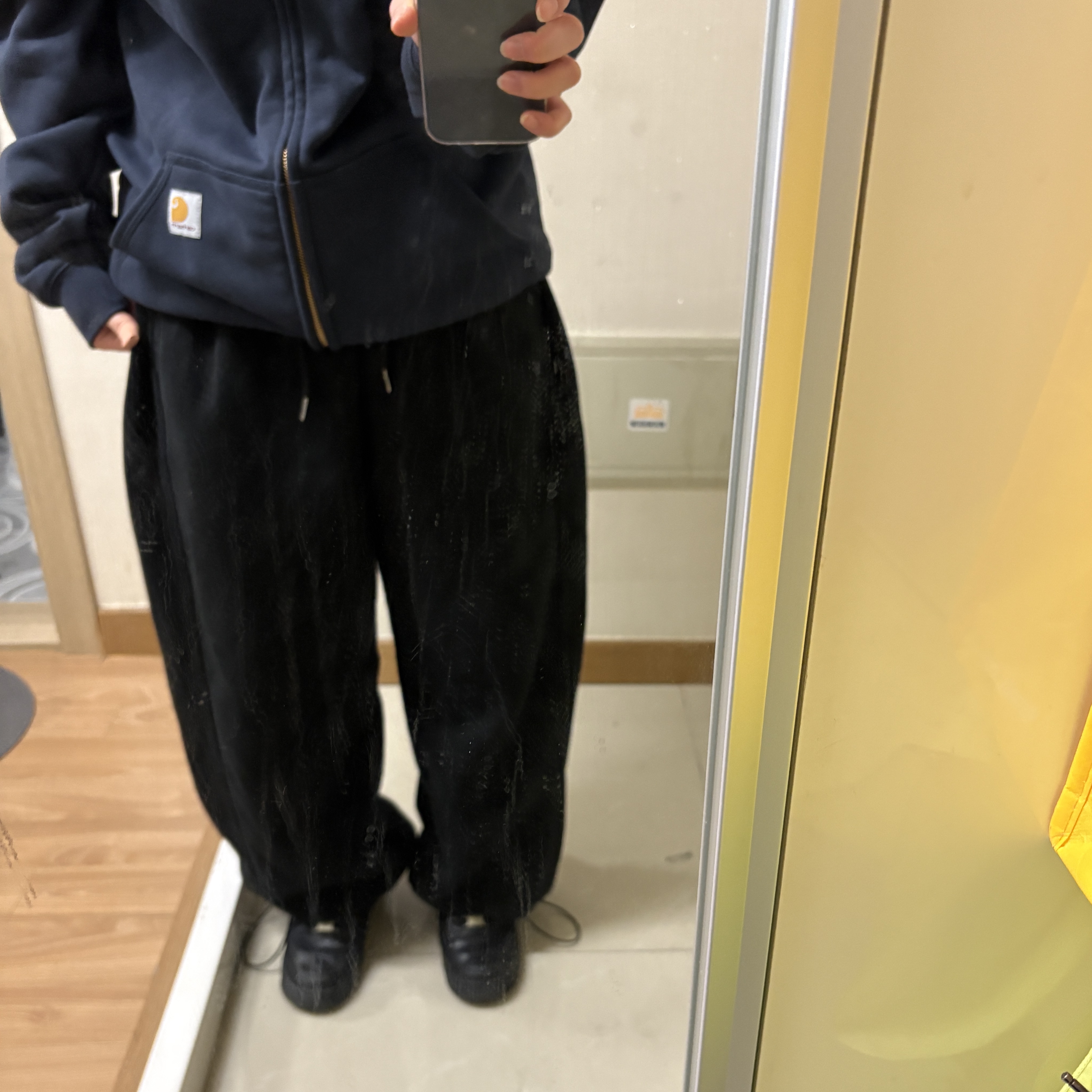 Carhartt Loose Fit Midweight Regular Full Zip Sweatshirt New Navy, (W) Nike Air Force 1 '07 Low Triple Black 착용 스타일 - 2