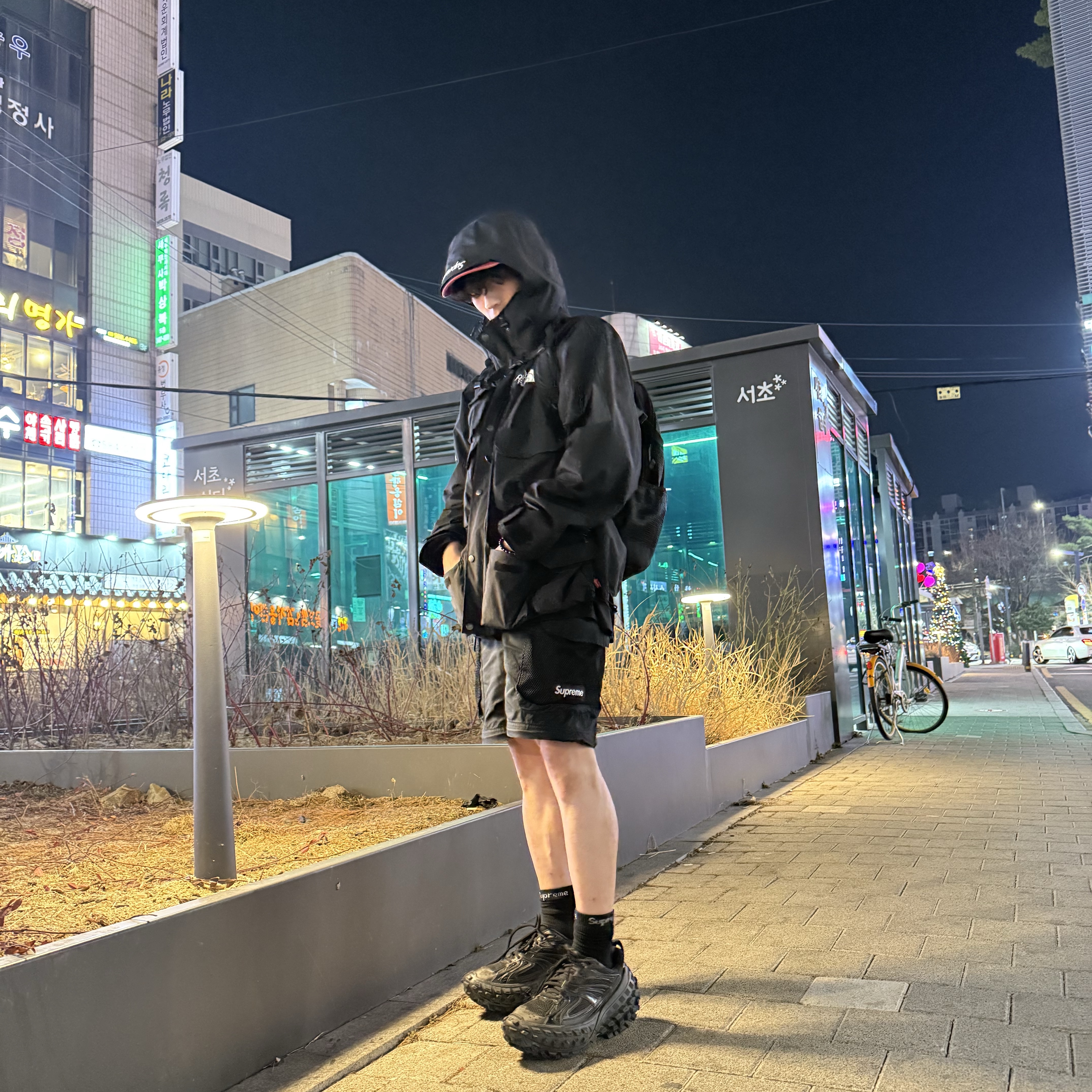 Supreme x The North Face Cargo Jacket Black - 20SS, Supreme Backpack Black - 20SS 착용 스타일 - 2