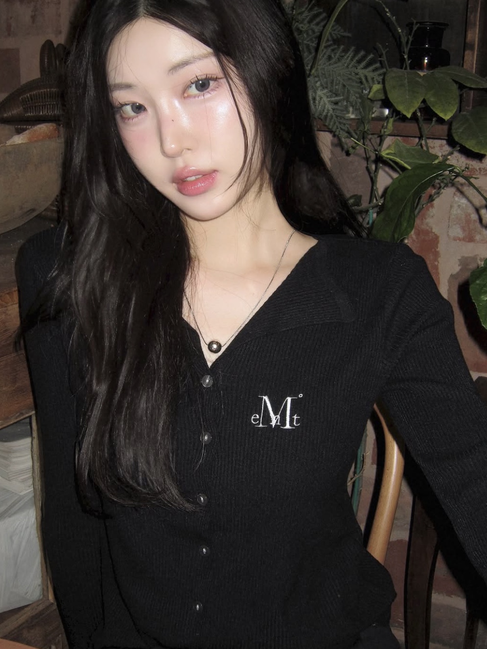 MUCENT Karin Open Collar-Neck Cardigan Black 착용 스타일 - 4